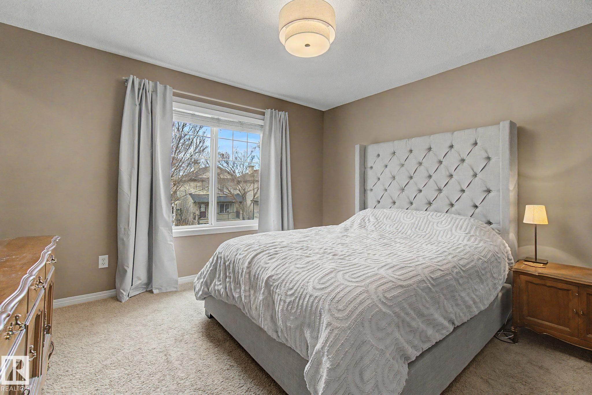 Photo 18 at 9111 213 Street NW, Suder Greens, Edmonton