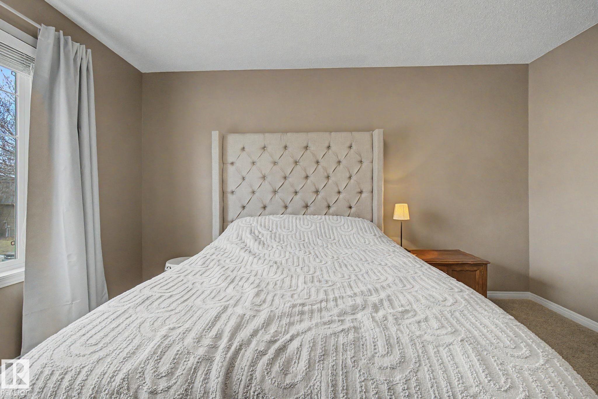 Photo 19 at 9111 213 Street NW, Suder Greens, Edmonton