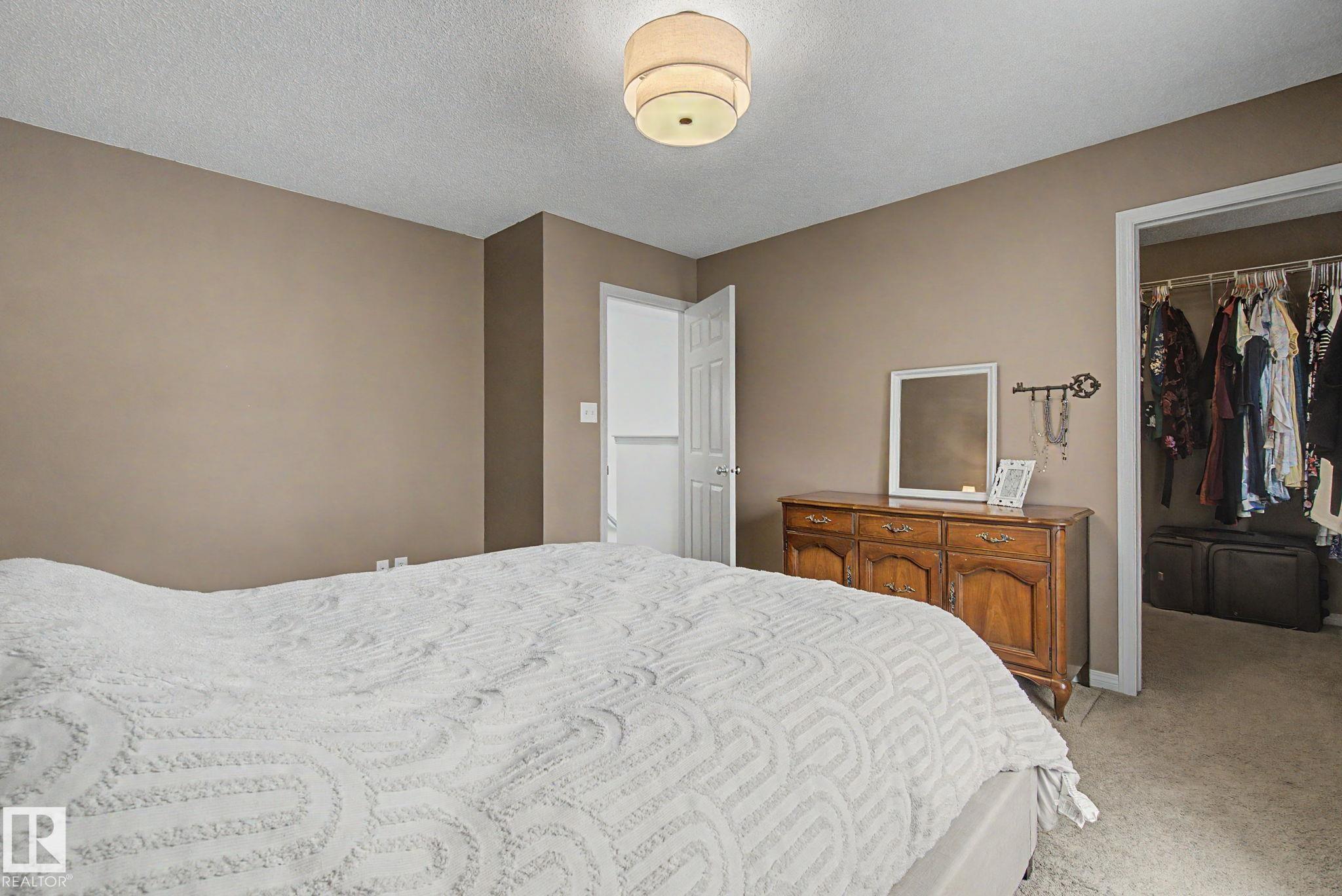 Photo 20 at 9111 213 Street NW, Suder Greens, Edmonton