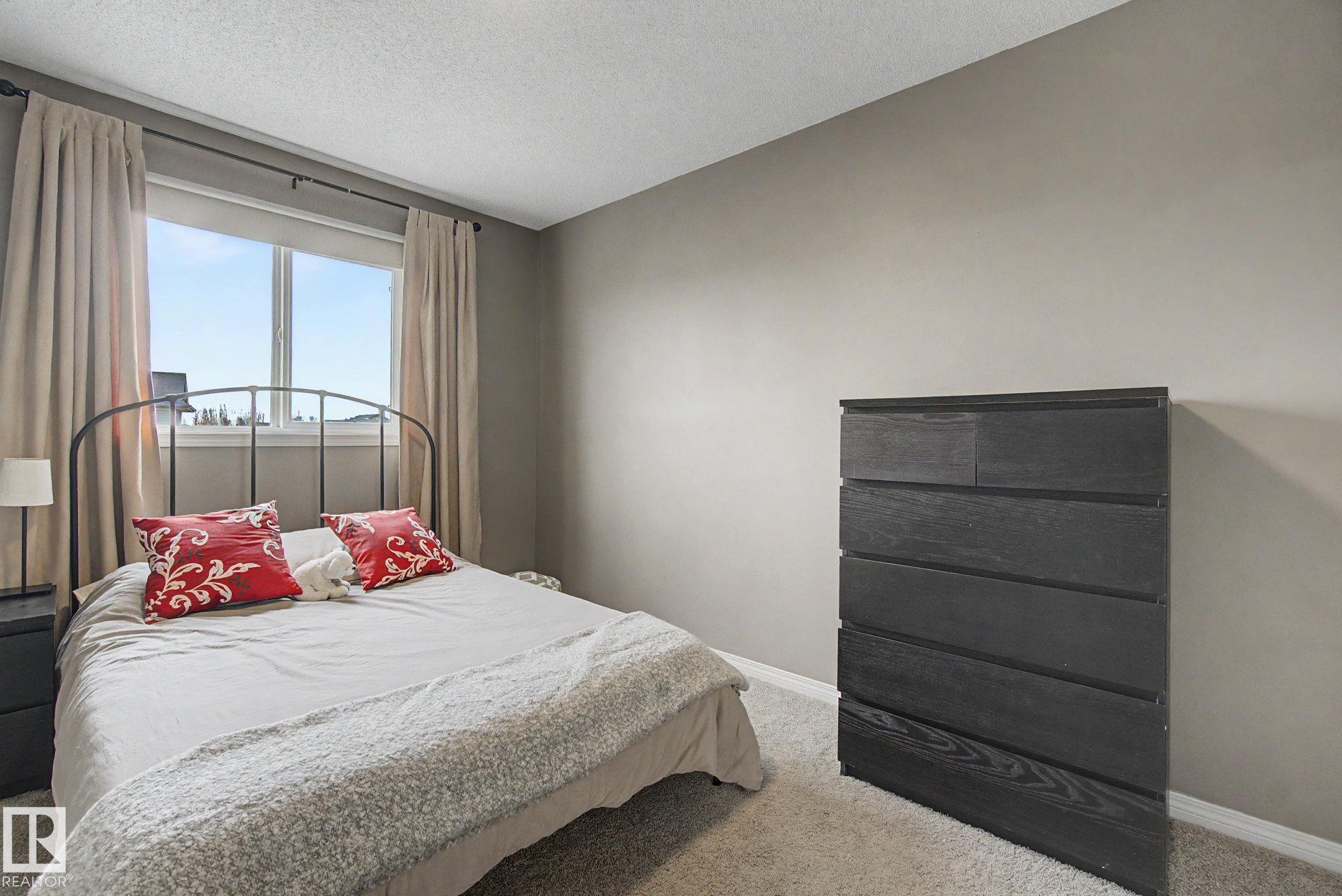 Photo 23 at 9111 213 Street NW, Suder Greens, Edmonton