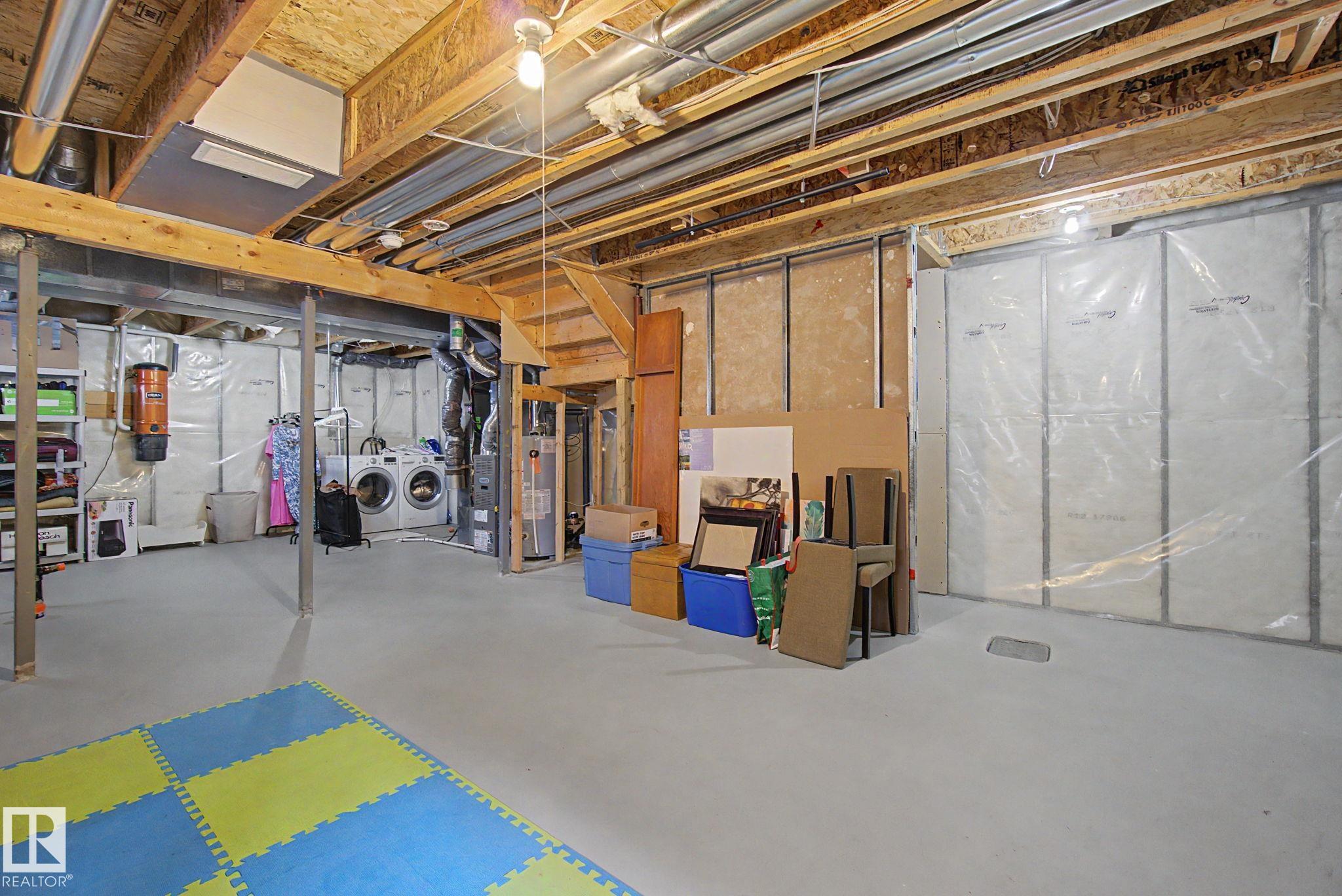 Photo 30 at 9111 213 Street NW, Suder Greens, Edmonton