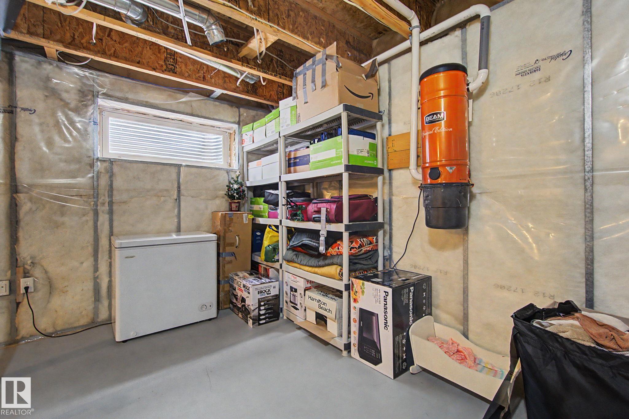 Photo 34 at 9111 213 Street NW, Suder Greens, Edmonton