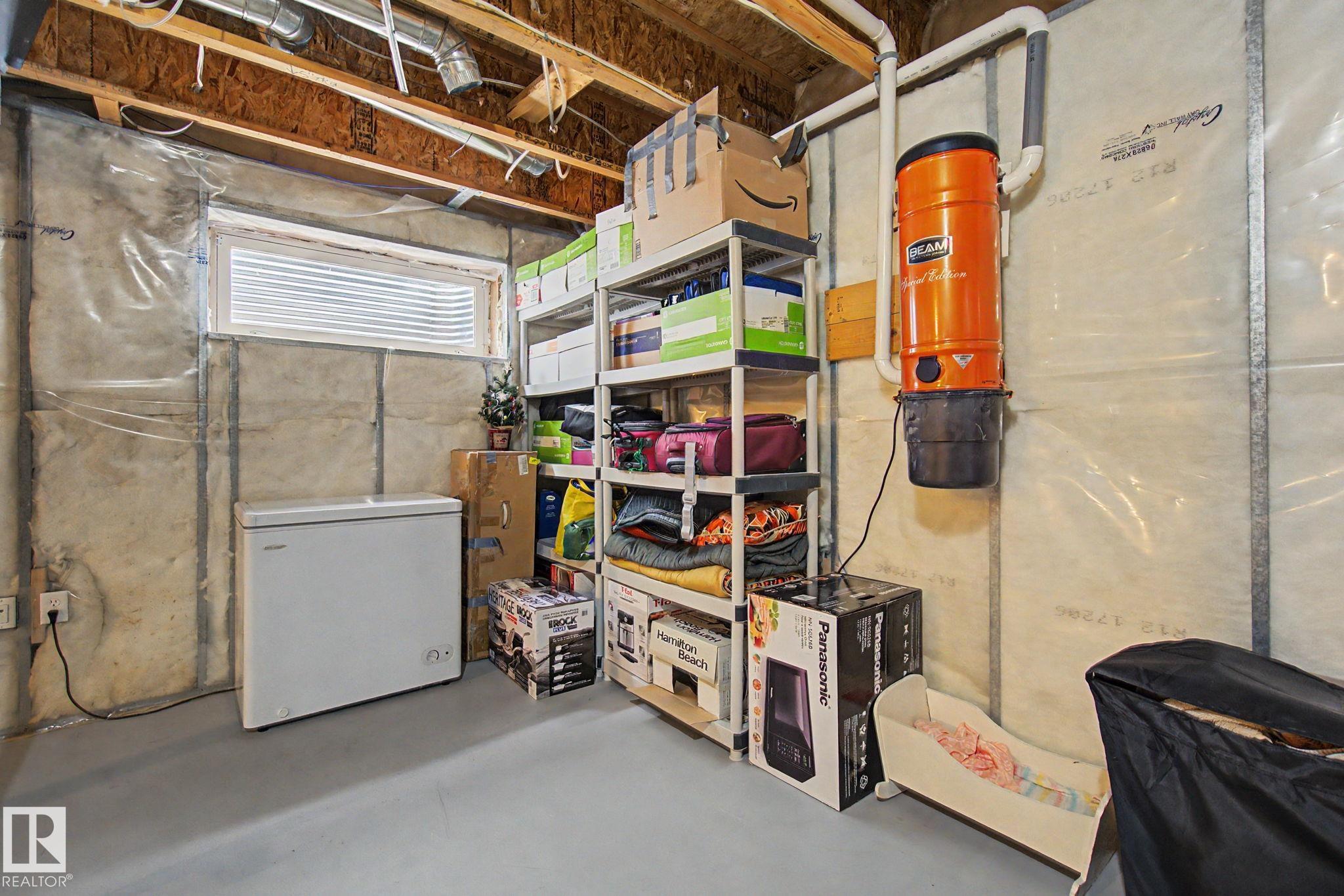 Photo 35 at 9111 213 Street NW, Suder Greens, Edmonton