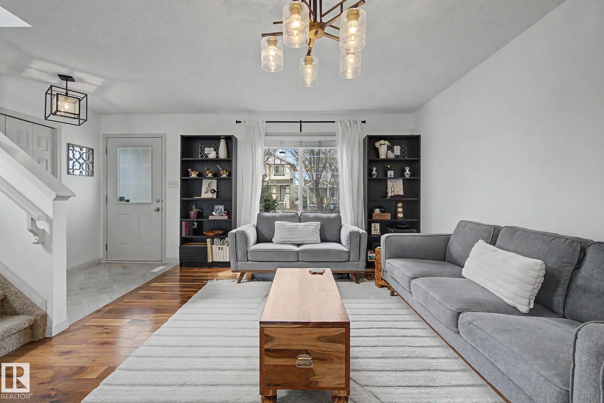 Photo 7 at 9111 213 Street NW, Suder Greens, Edmonton