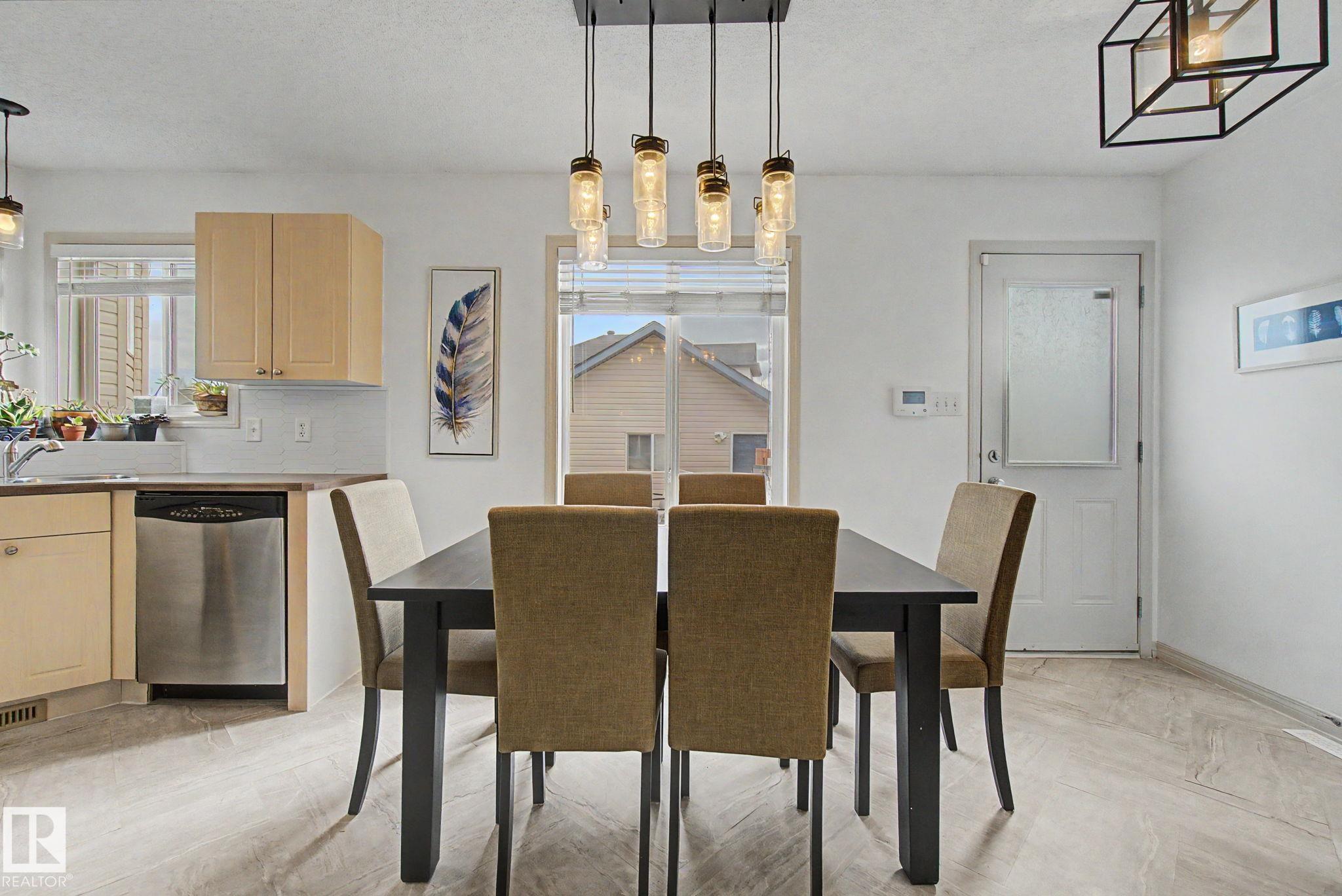 Photo 9 at 9111 213 Street NW, Suder Greens, Edmonton