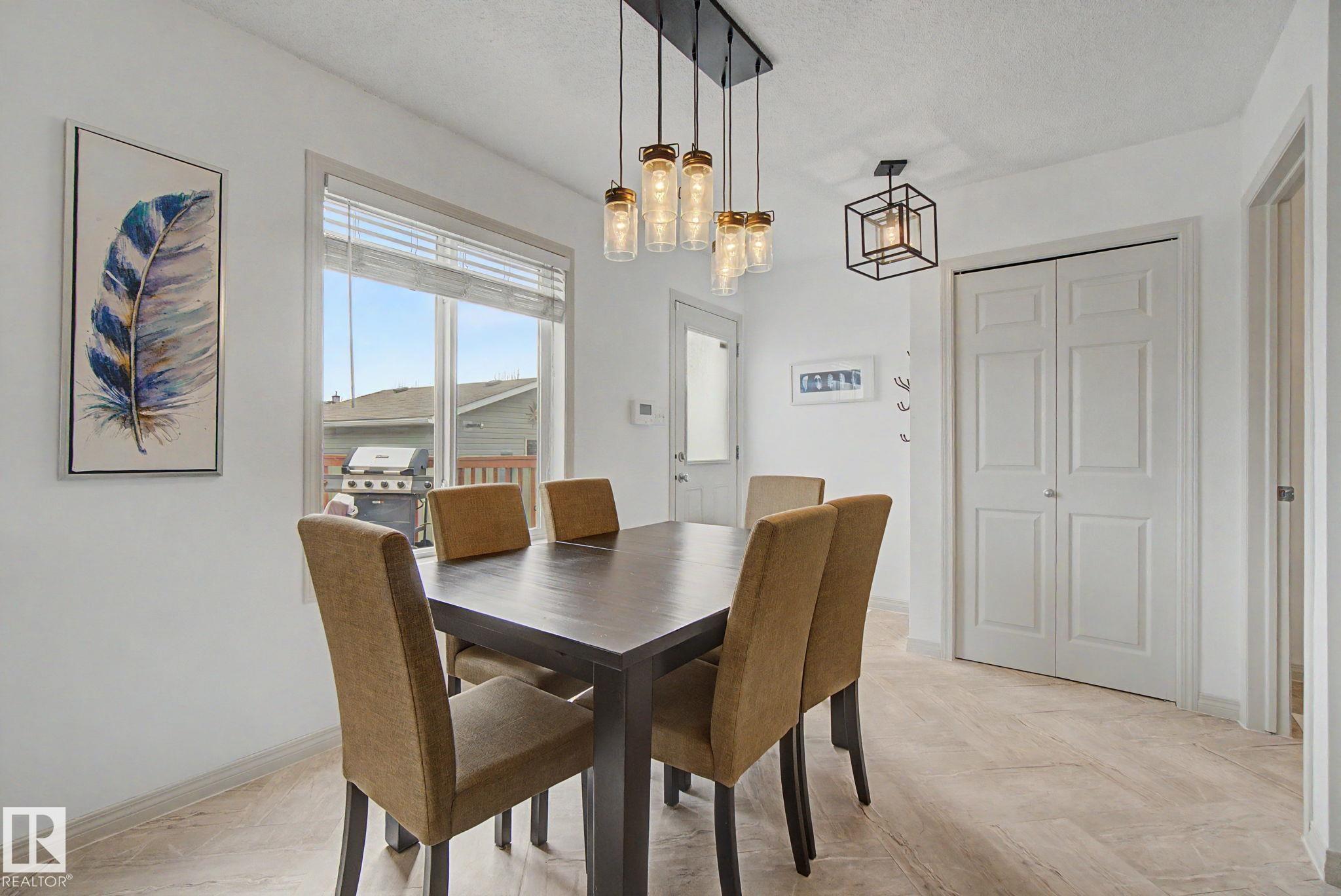 Photo 10 at 9111 213 Street NW, Suder Greens, Edmonton