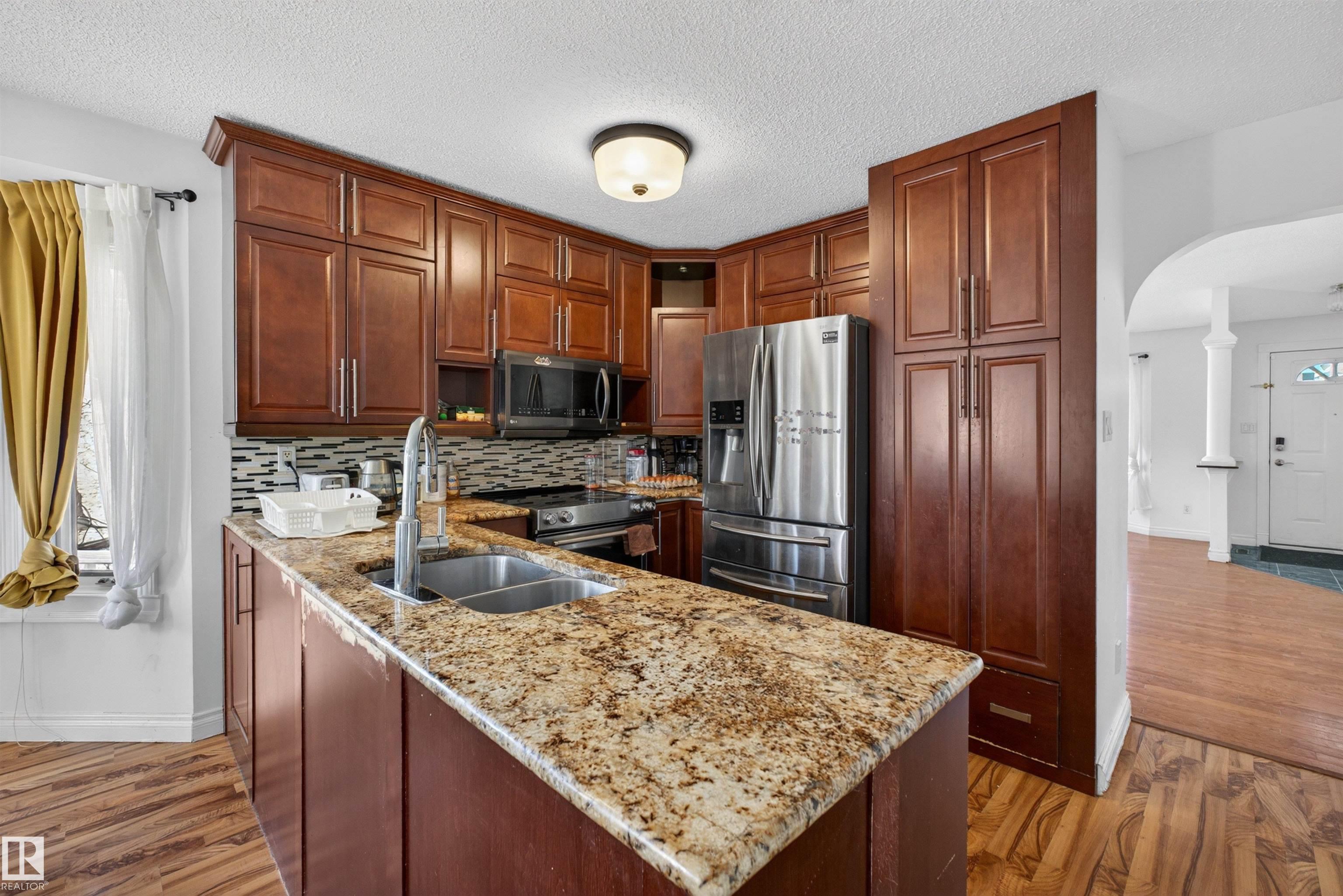 Photo 11 at 9007 169 Avenue NW, Klarvatten, Edmonton