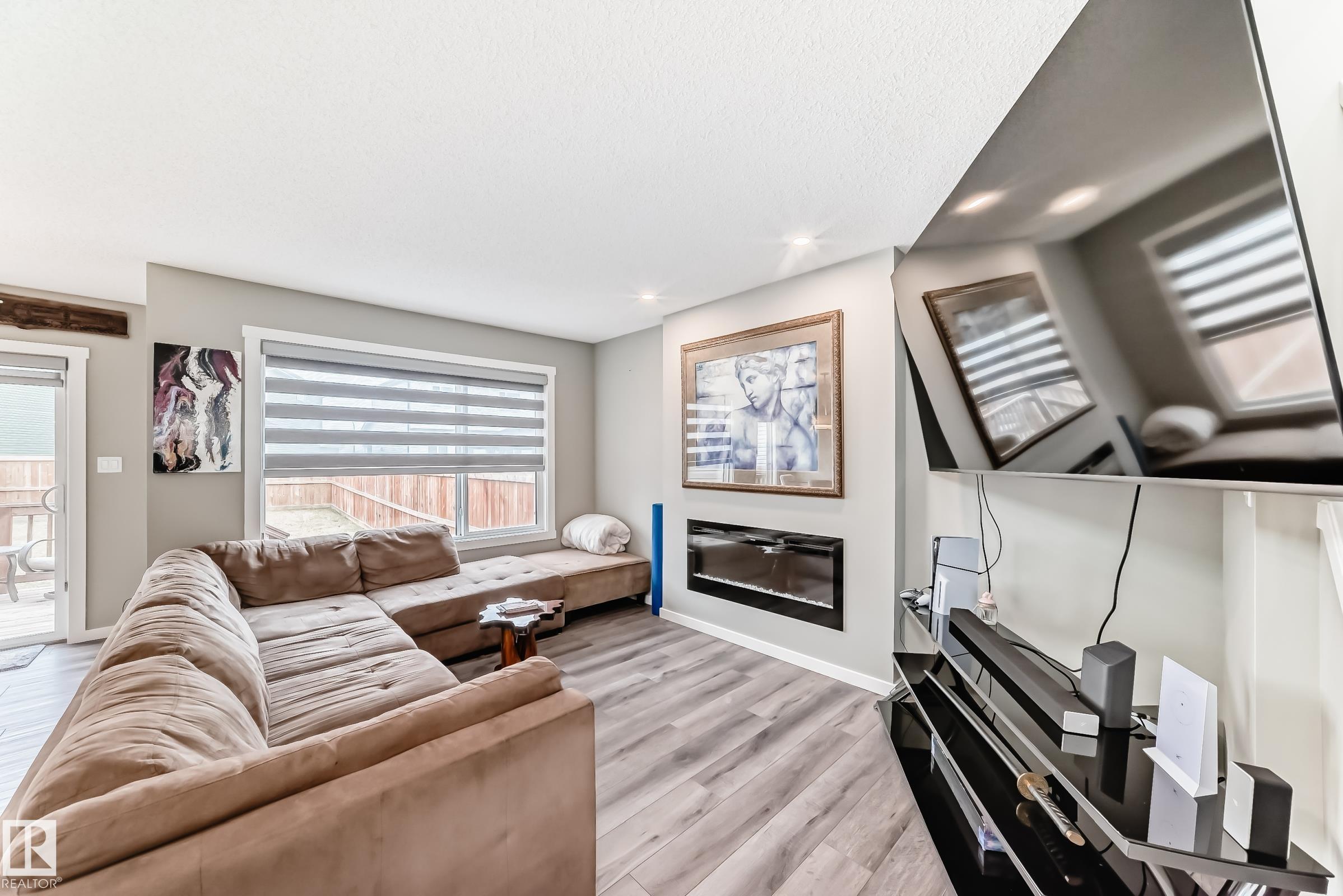 9 Rolston Court, Robinson, Leduc