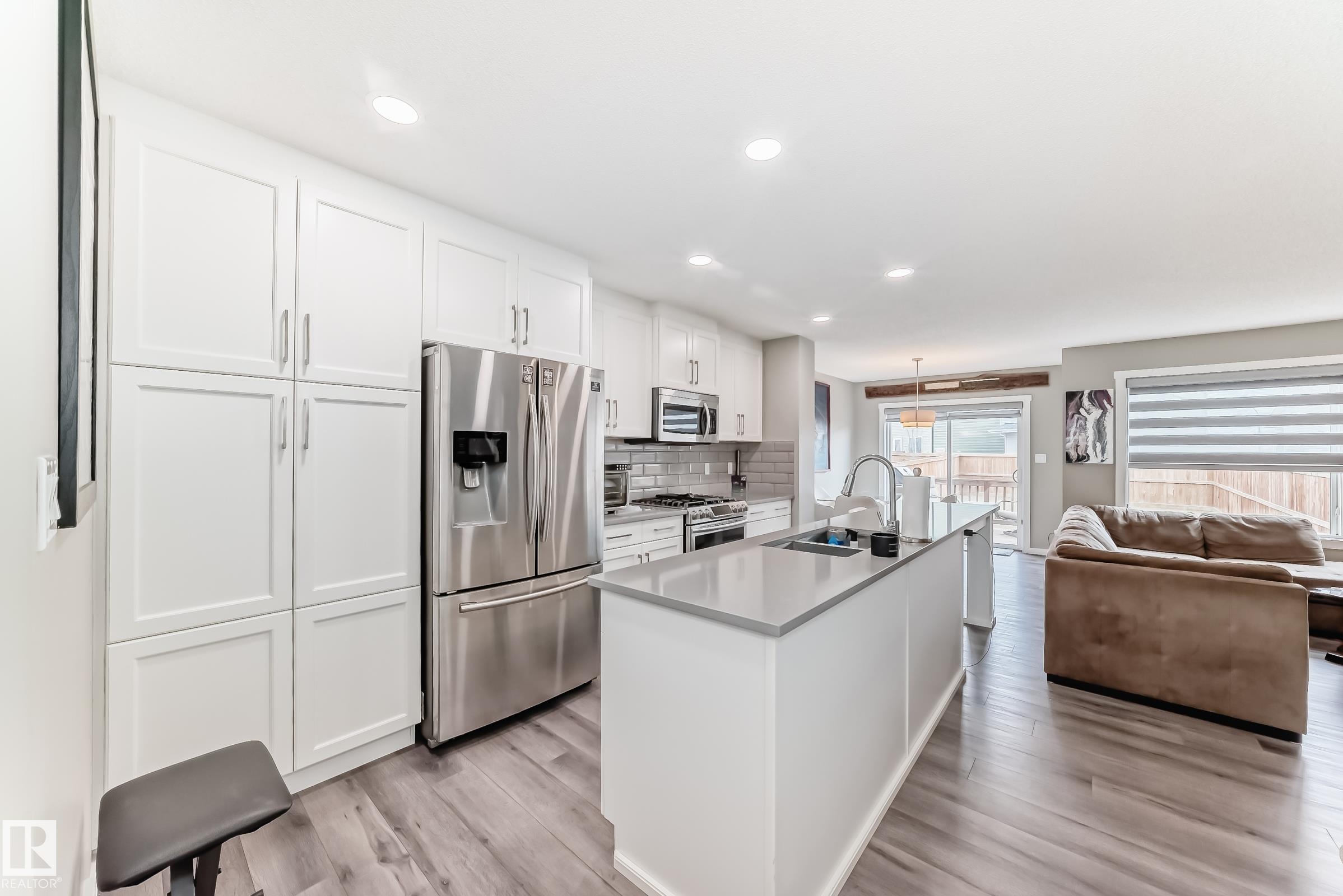 Photo 9 at 9 Rolston Court, Robinson, Leduc