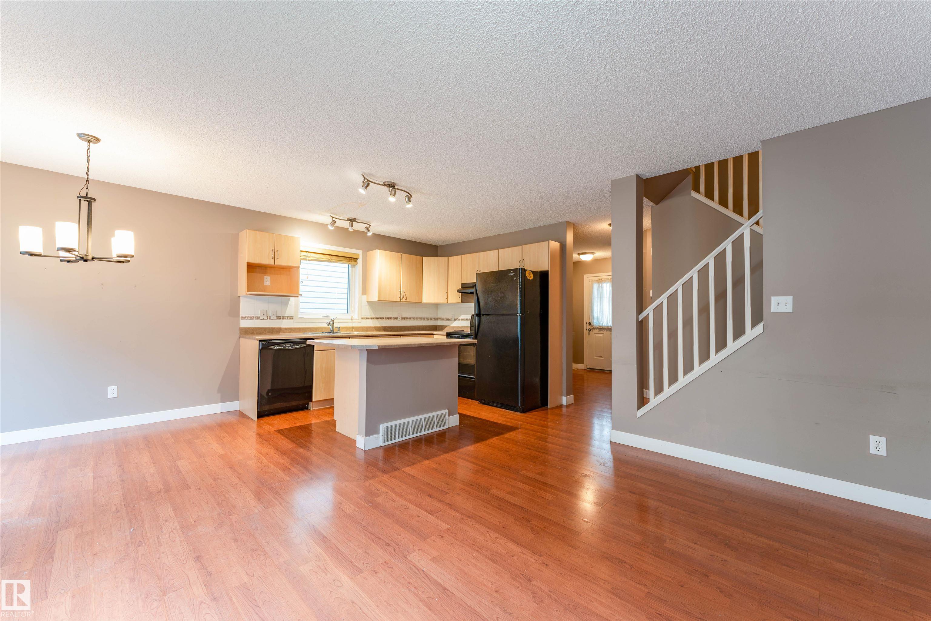 72 - 2021 Grantham Court NW, Glastonbury, Edmonton