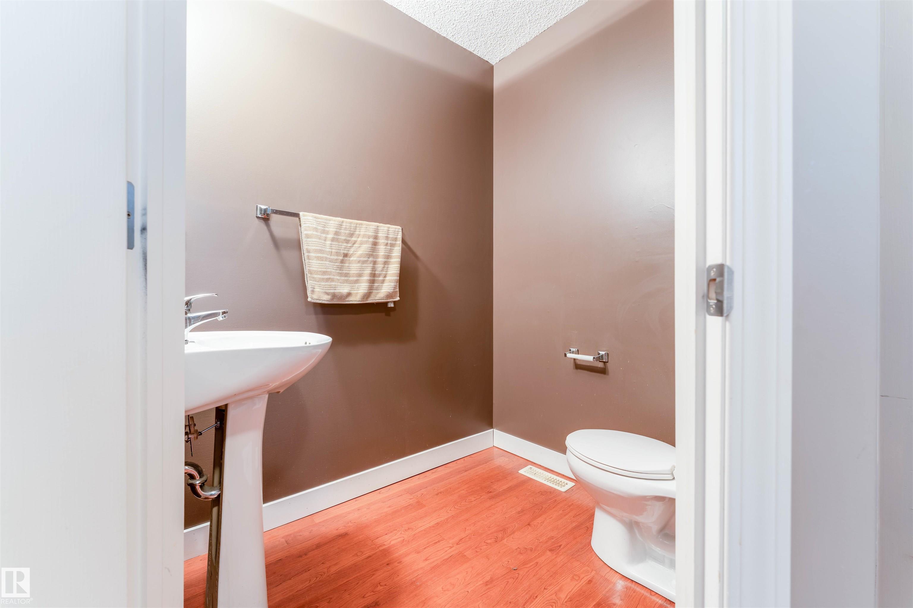 Photo 17 at 72 - 2021 Grantham Court NW, Glastonbury, Edmonton