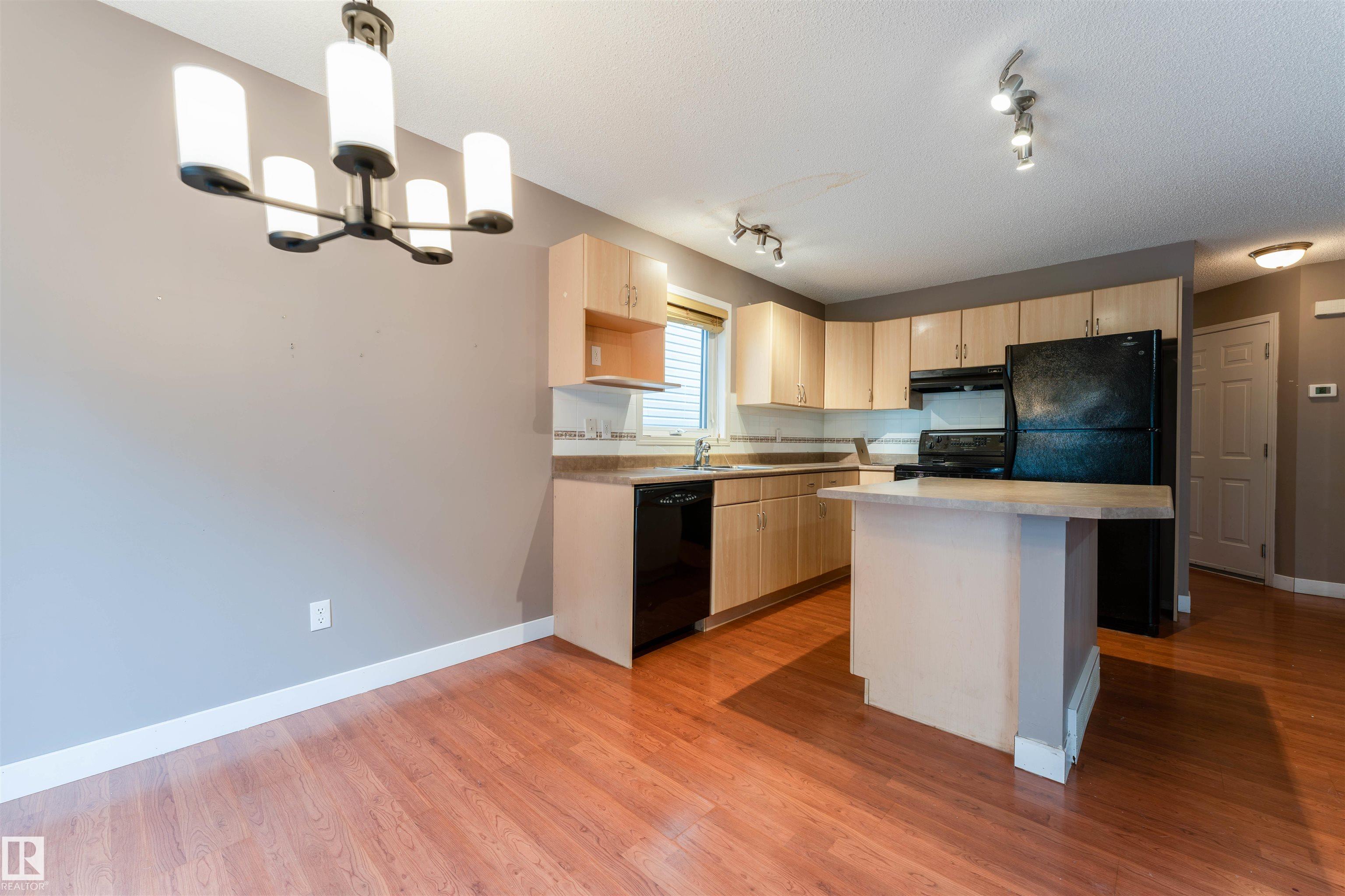 Photo 10 at 72 - 2021 Grantham Court NW, Glastonbury, Edmonton