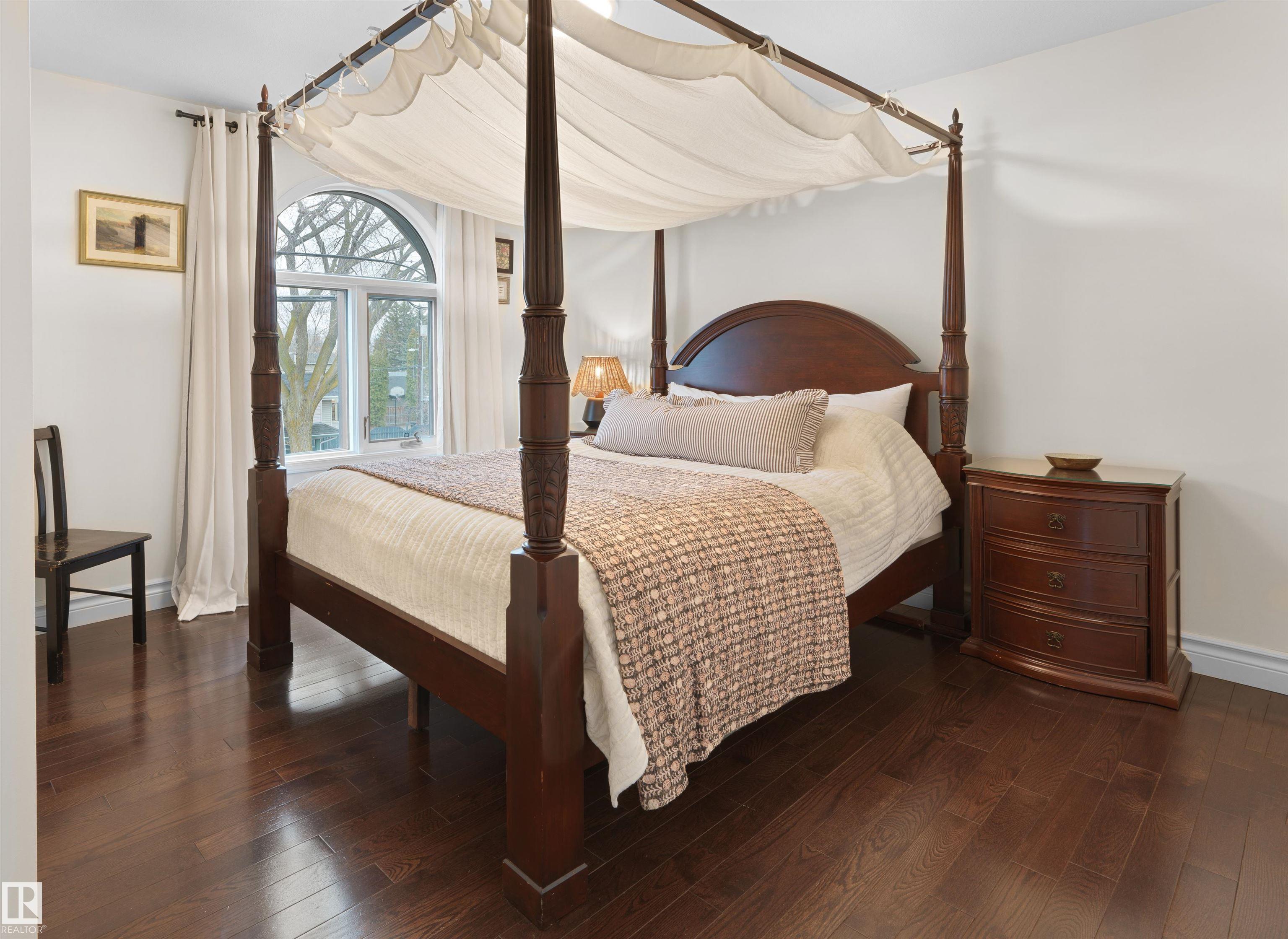 Photo 20 at 8960 77 Avenue NW, King Edward Park, Edmonton