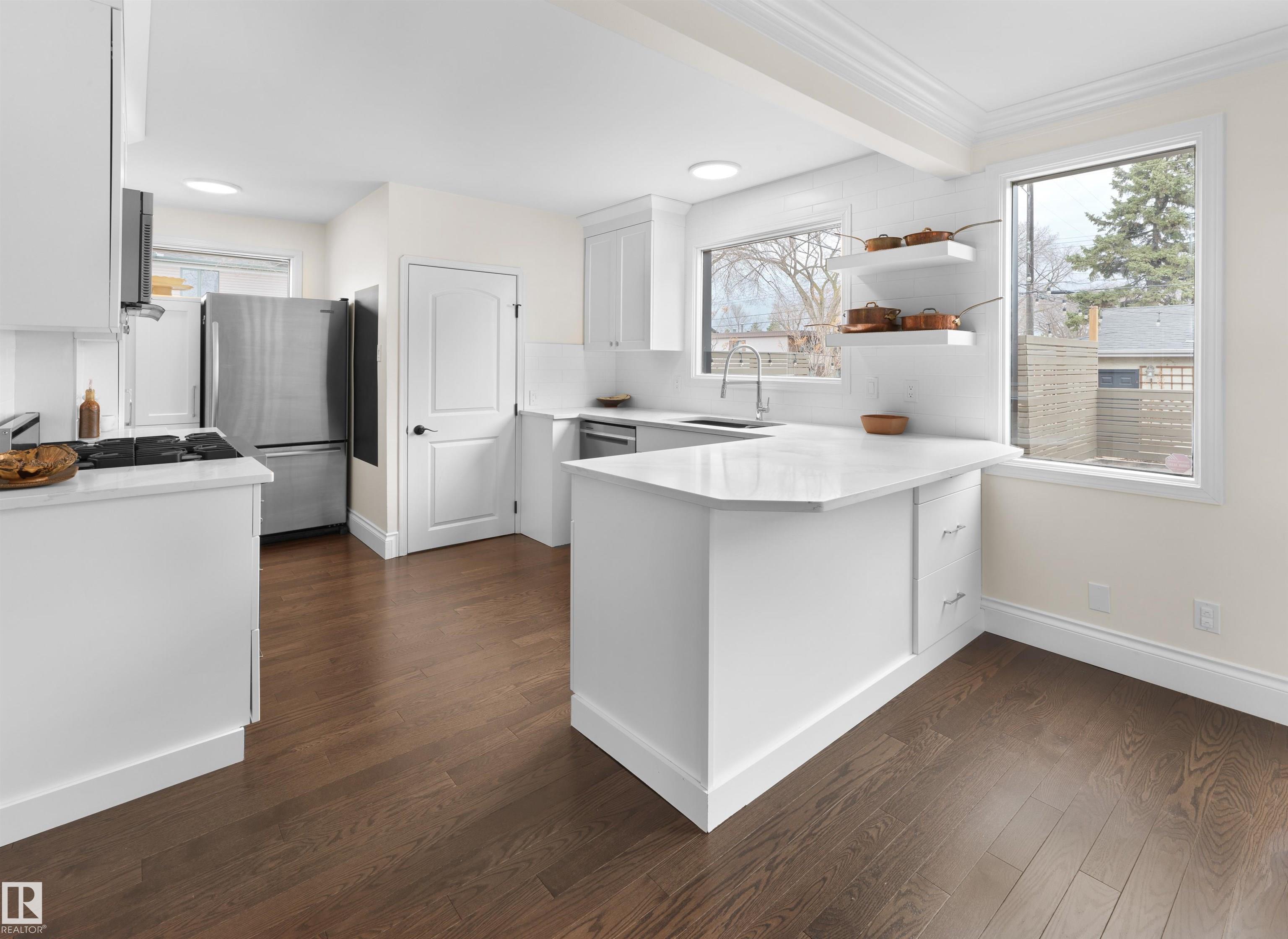 Photo 7 at 8960 77 Avenue NW, King Edward Park, Edmonton