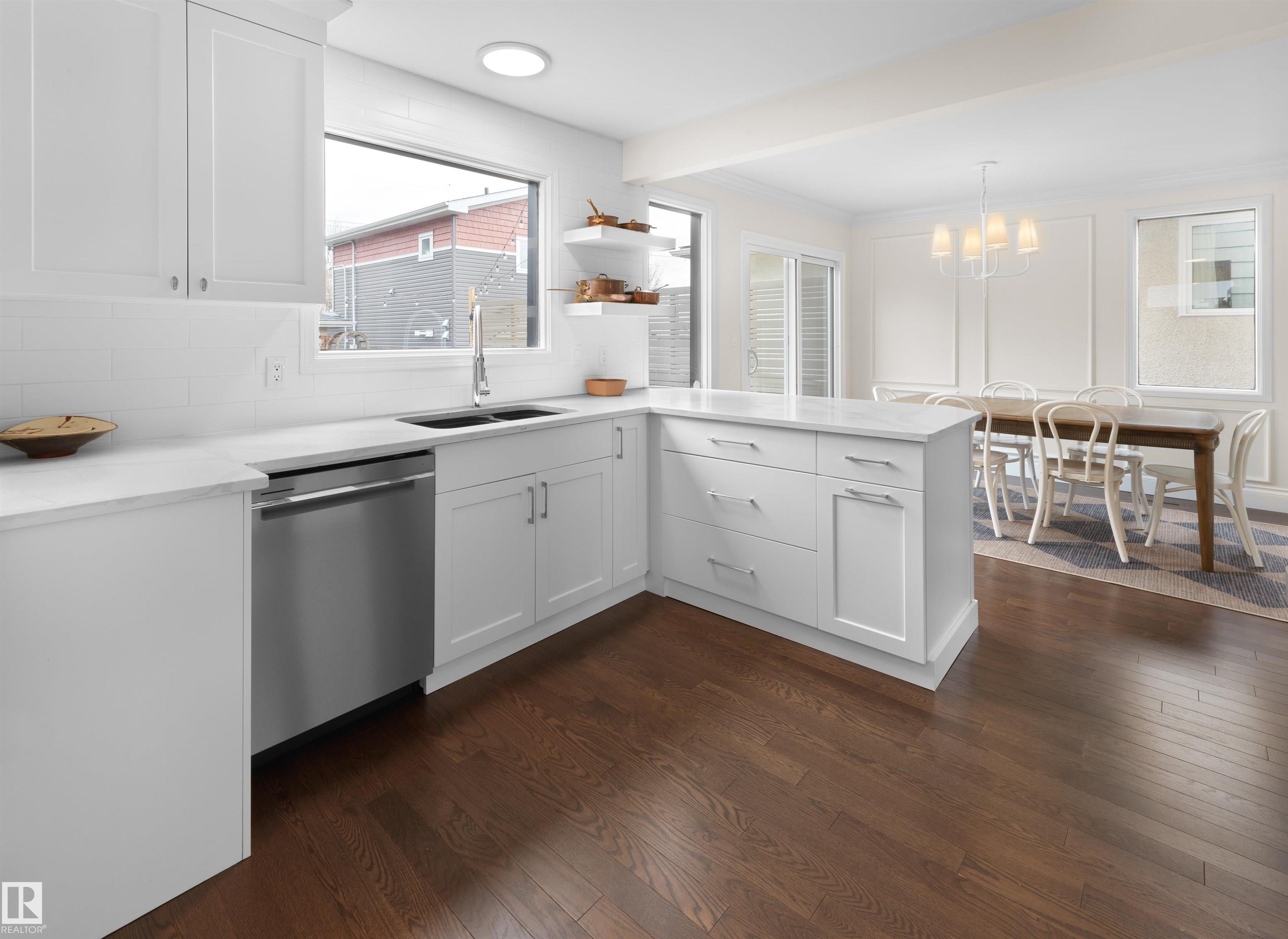 Photo 8 at 8960 77 Avenue NW, King Edward Park, Edmonton