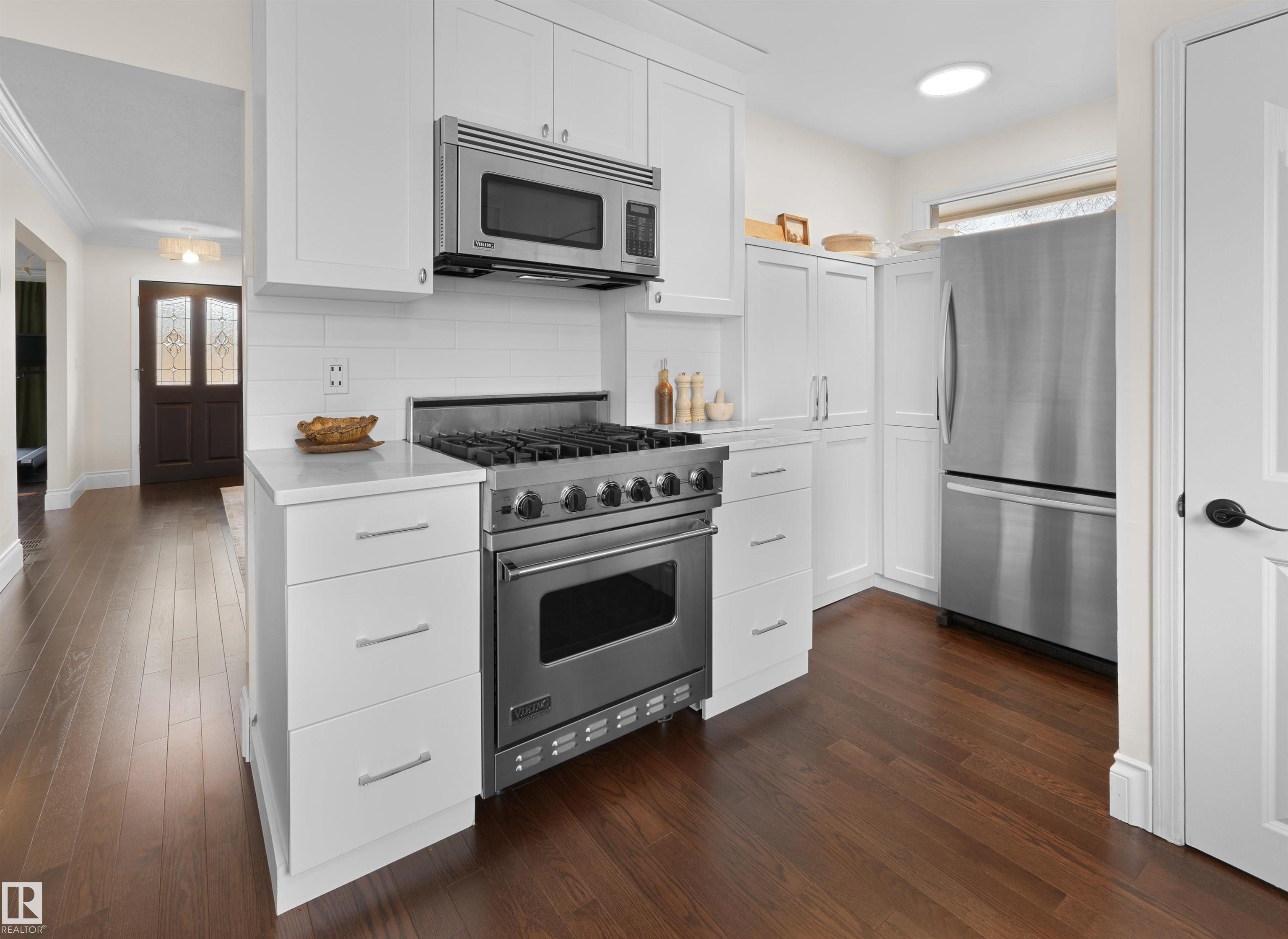 Photo 9 at 8960 77 Avenue NW, King Edward Park, Edmonton