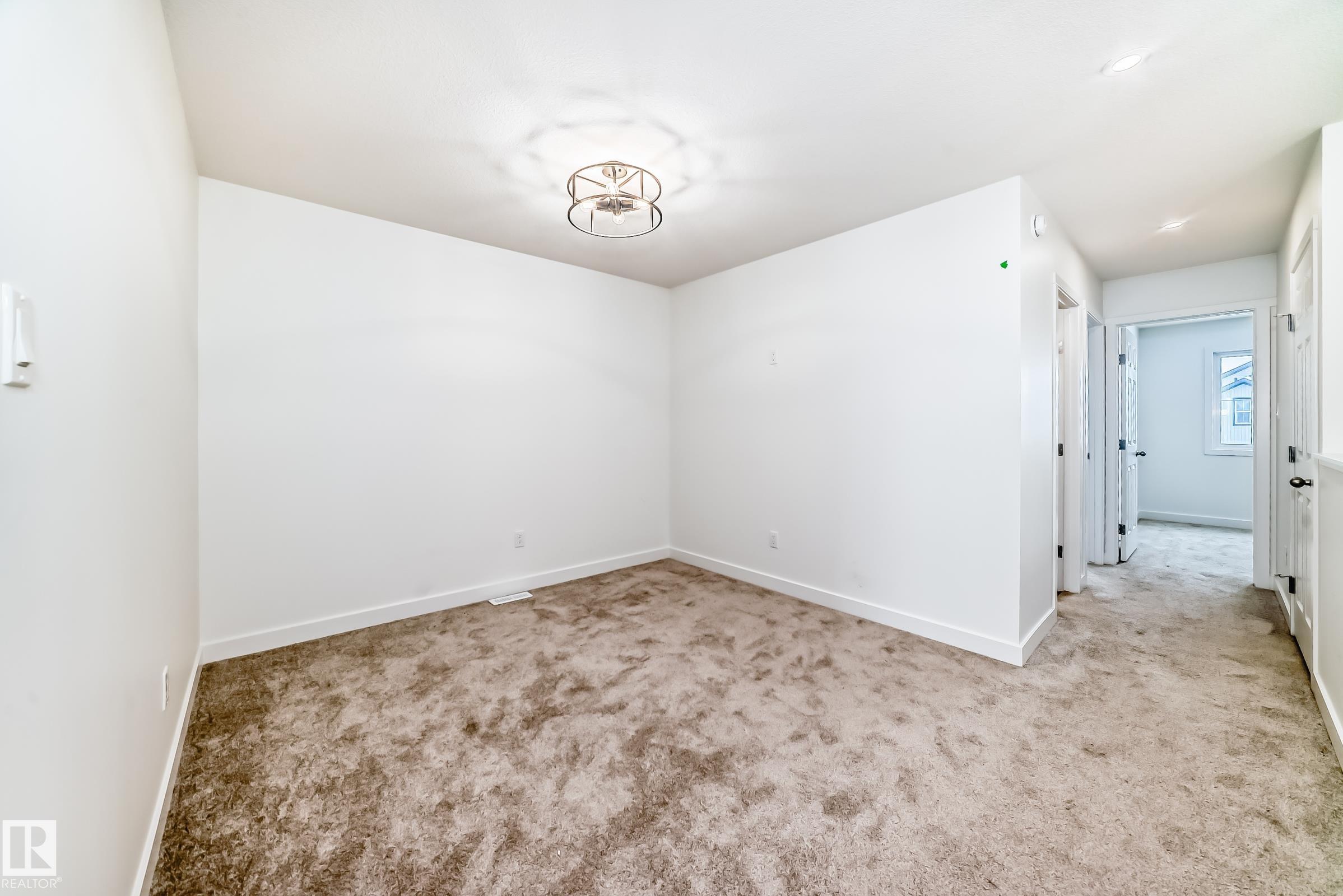 https://zimg.paragon.ice.com/ParagonImages/Property/PM/RAE/225396790/18/0/0/5fb8b4155becd8071b890c81a16fc578/1/879dfb255965ac1c9f6e803743be9685/225396790-8846A969-D4A0-49B4-8397-7594A1C24053.JPG