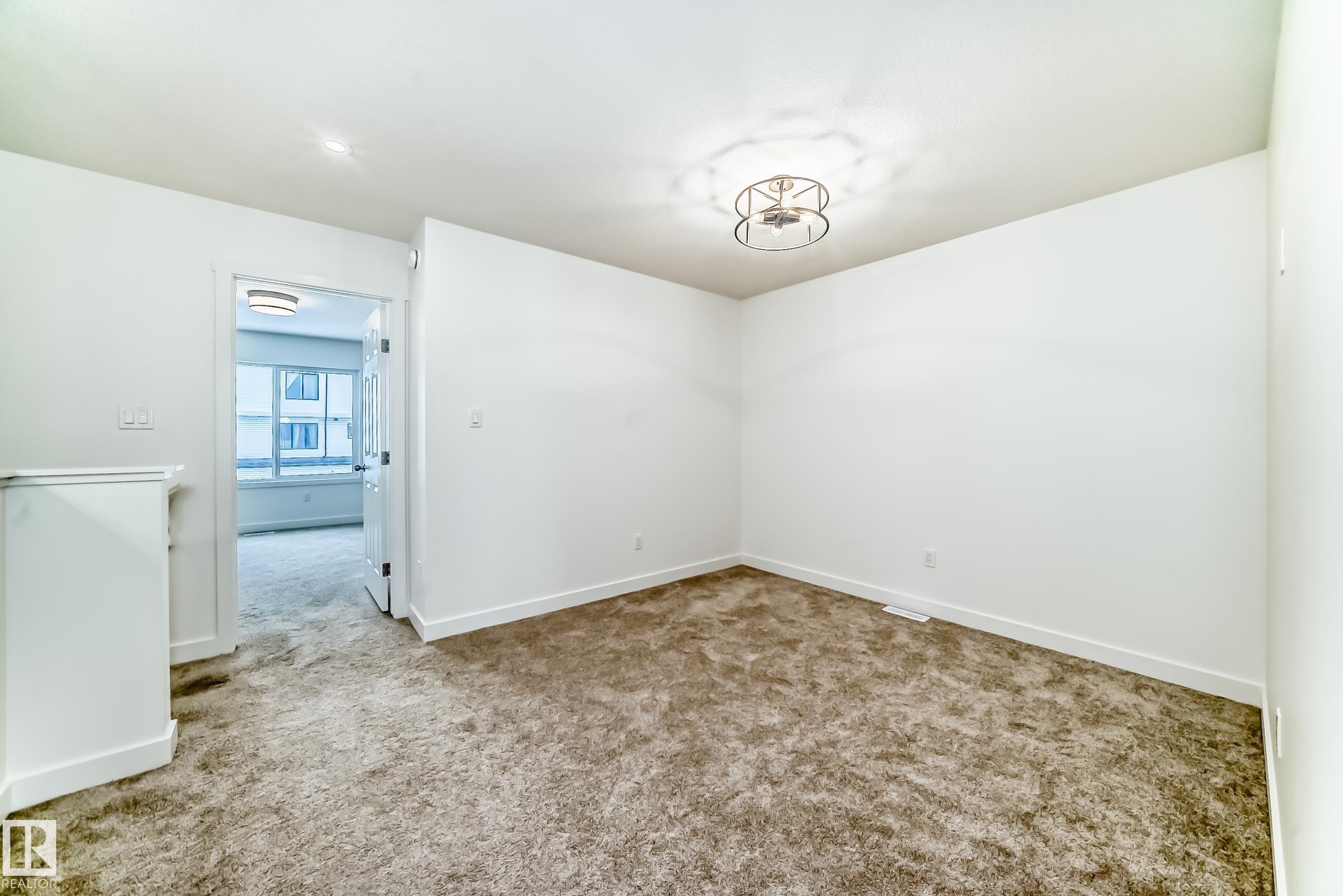 https://zimg.paragon.ice.com/ParagonImages/Property/PM/RAE/225396790/19/0/0/aa5eb85bdd2e5c465cf2952a955e2a91/1/879dfb255965ac1c9f6e803743be9685/225396790-1A00B6C8-C307-484F-8E01-5B5038B468DA.JPG