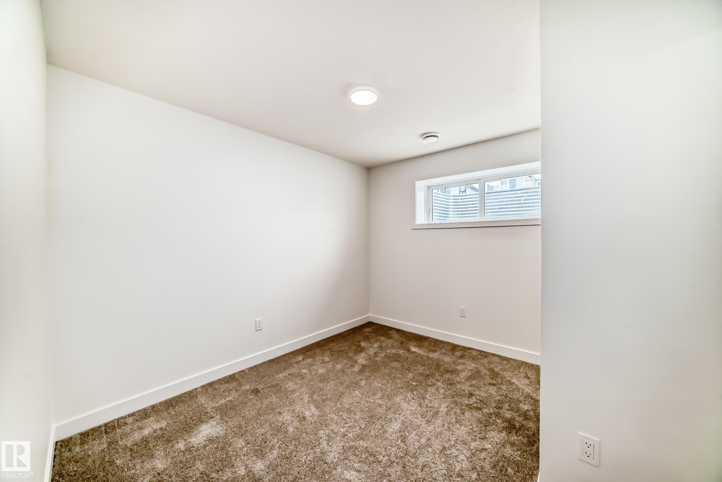 https://zimg.paragon.ice.com/ParagonImages/Property/PM/RAE/225396790/26/0/0/4e1c4f84ec9cf80b172847b72597af43/1/879dfb255965ac1c9f6e803743be9685/225396790-0C3D709A-5FE7-41BC-85CF-6D6BEE3DA742.JPG