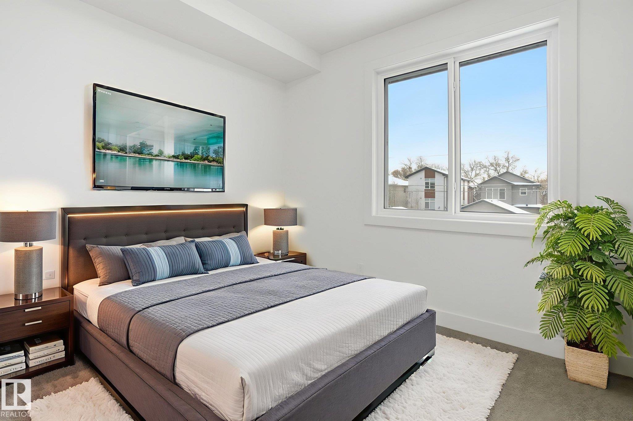 Photo 12 at 10919 79 Avenue NW, Garneau, Edmonton