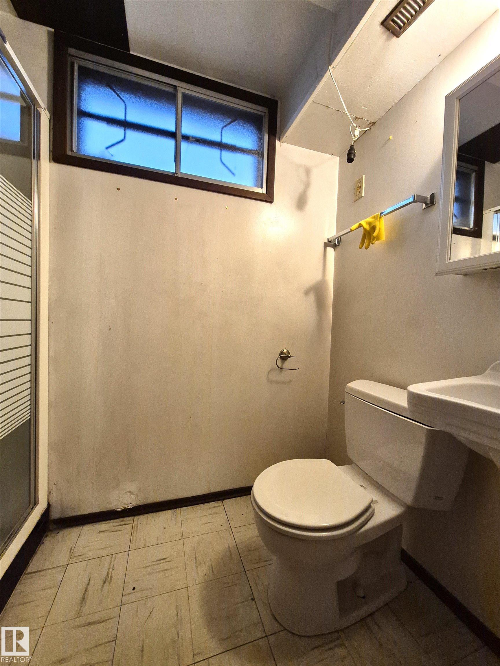 Photo 34 at 11440 44a Avenue NW, Royal Gardens, Edmonton