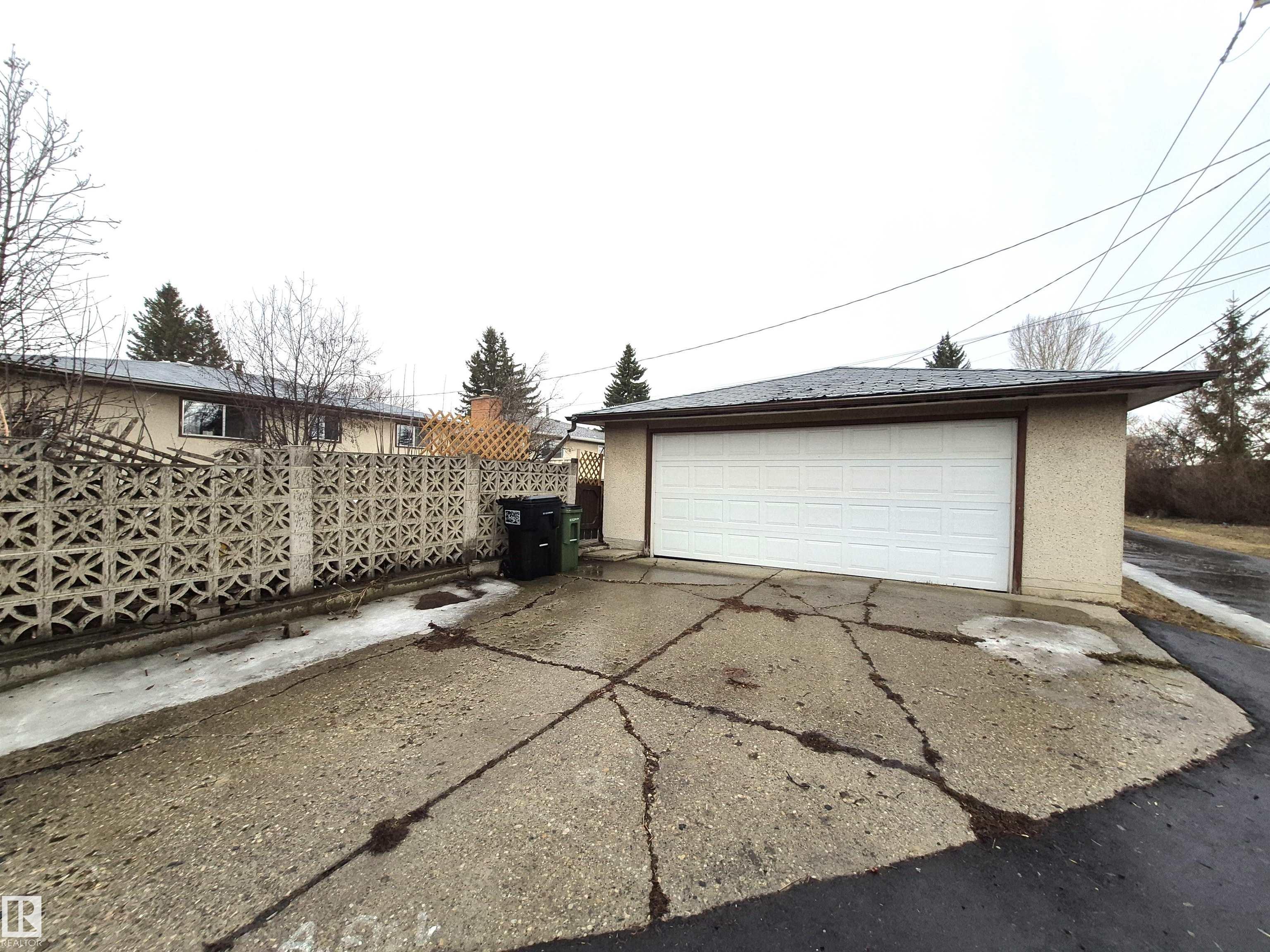 Photo 38 at 11440 44a Avenue NW, Royal Gardens, Edmonton