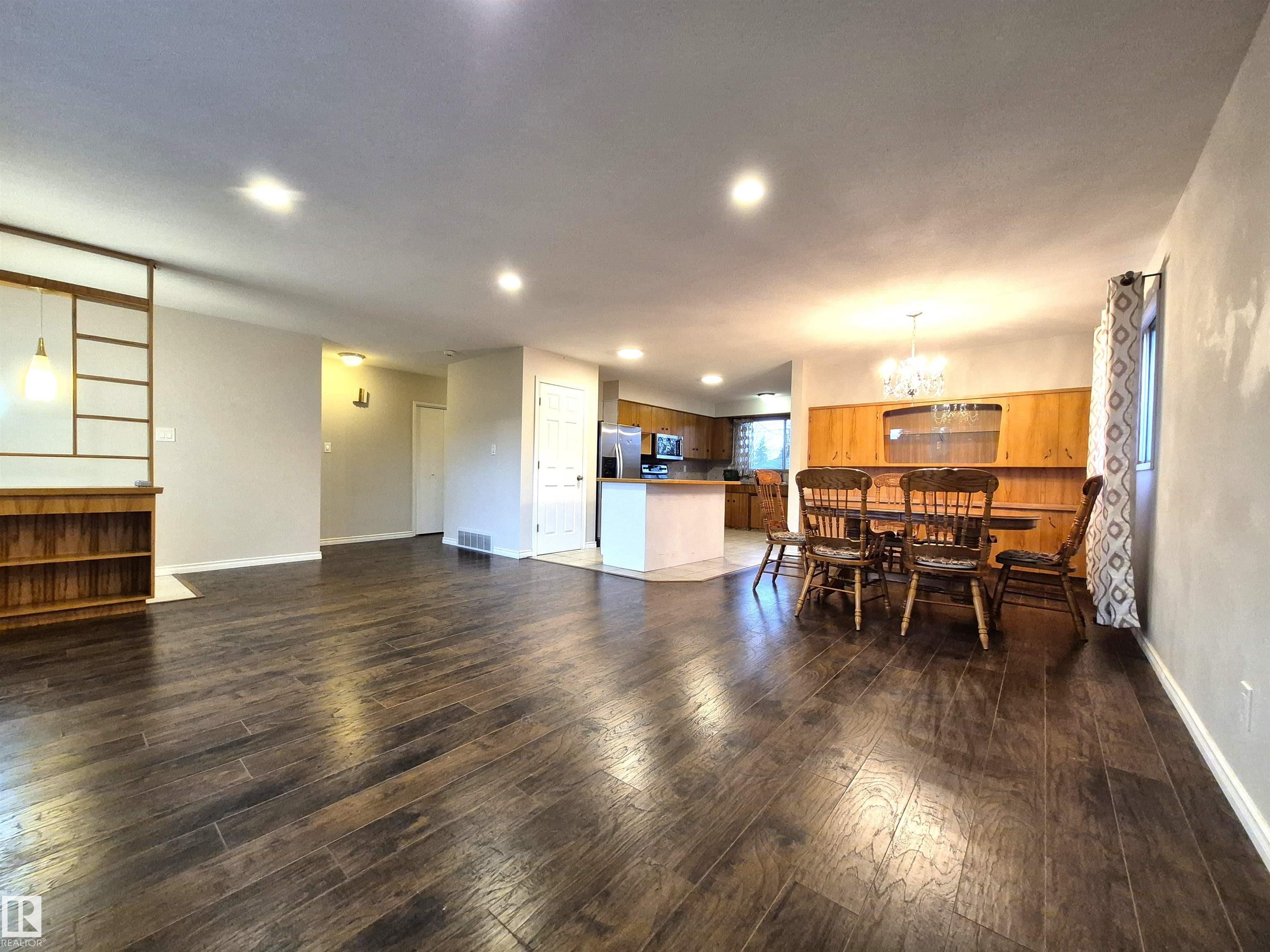 Photo 6 at 11440 44a Avenue NW, Royal Gardens, Edmonton