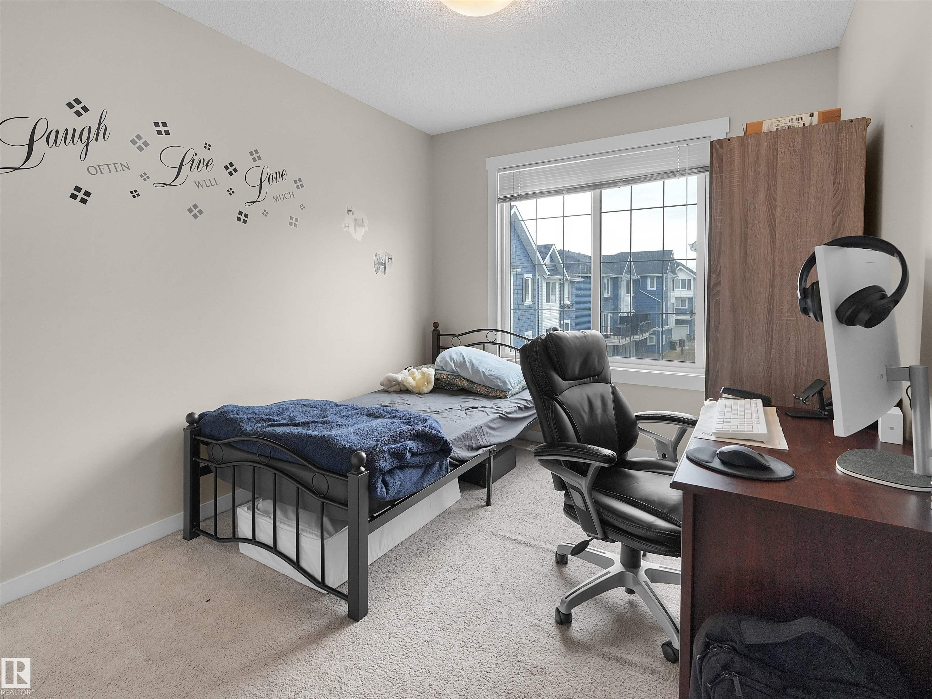 https://zimg.paragon.ice.com/ParagonImages/Property/PM/RAE/225396836/26/0/0/32b27e0d9820efea8c0fc65ffb30ceae/1/8e6f51f1d79a75adec1d8f570e95c9fe/225396836-f5e93863-93eb-4730-b321-4e3f1136cb2d.JPG