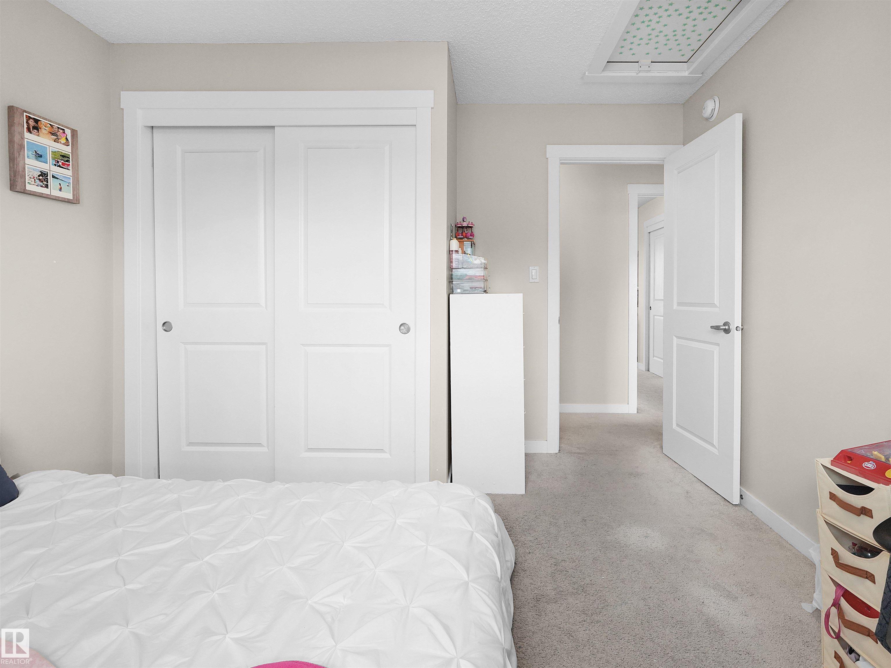https://zimg.paragon.ice.com/ParagonImages/Property/PM/RAE/225396836/29/0/0/cf3364ea0bf9d8fd3e13f7172a55f2f8/1/8e6f51f1d79a75adec1d8f570e95c9fe/225396836-c2f1b771-a804-4cda-89f1-1b78f64a20af.JPG