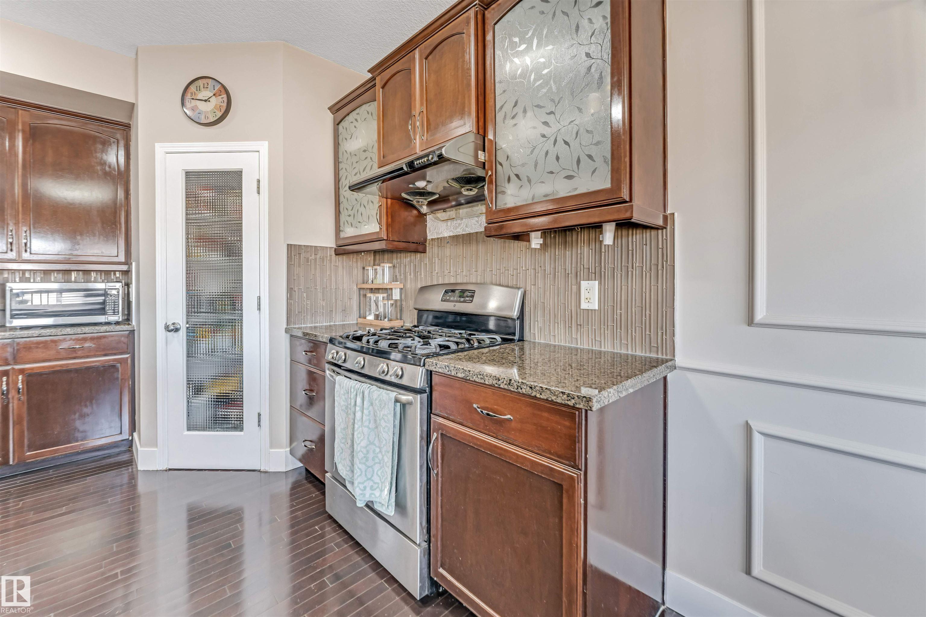 Photo 17 at 5156 2 Avenue SW, Charlesworth, Edmonton