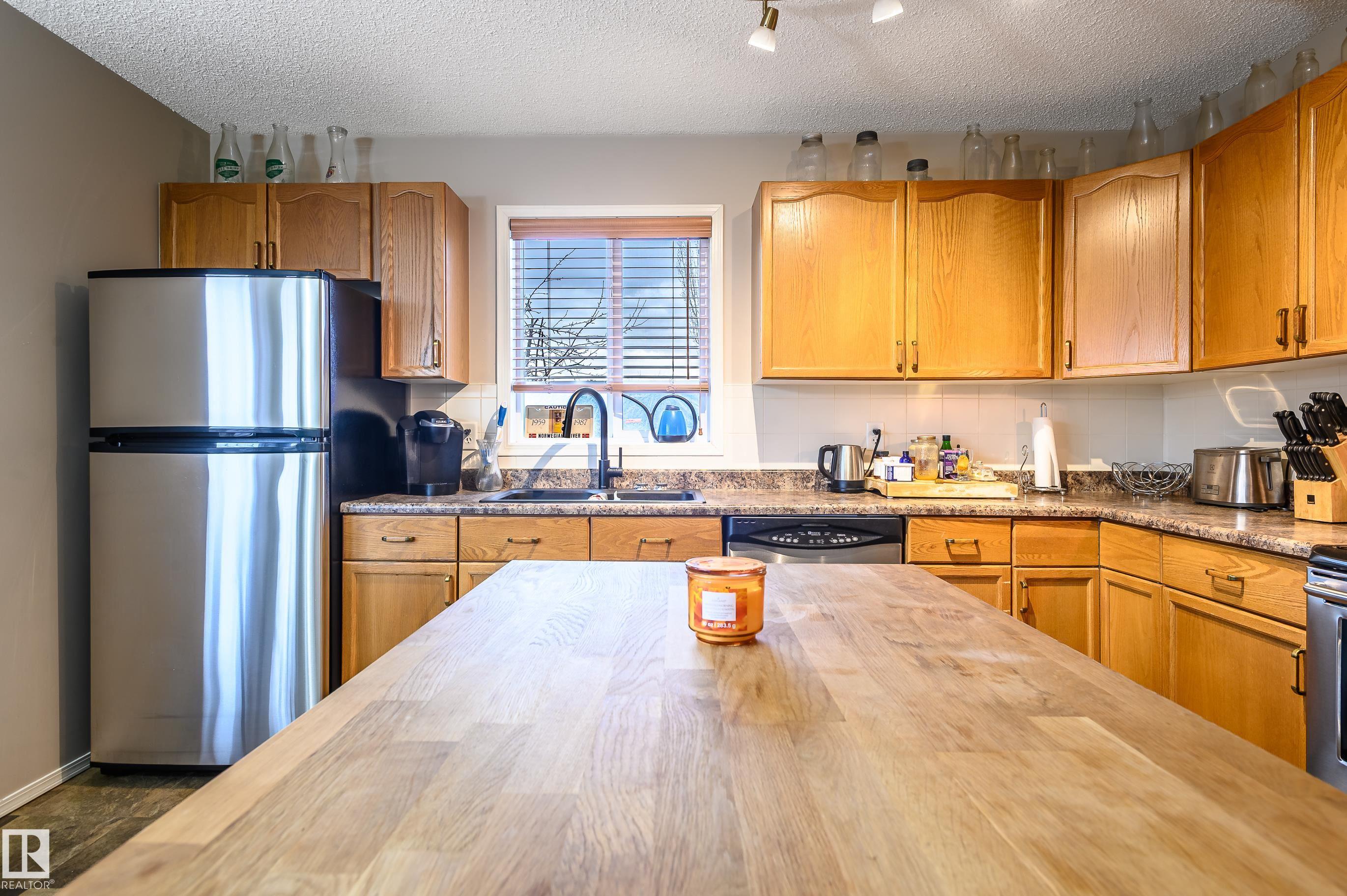 https://zimg.paragon.ice.com/ParagonImages/Property/PM/RAE/225396861/23/0/0/587c0f4c878f57a15d774c4bfd47442d/1/309931d0929c050162dbba07730c30c5/225396861-f4a5d483-88f0-47fe-8784-c9215e488edd.JPG
