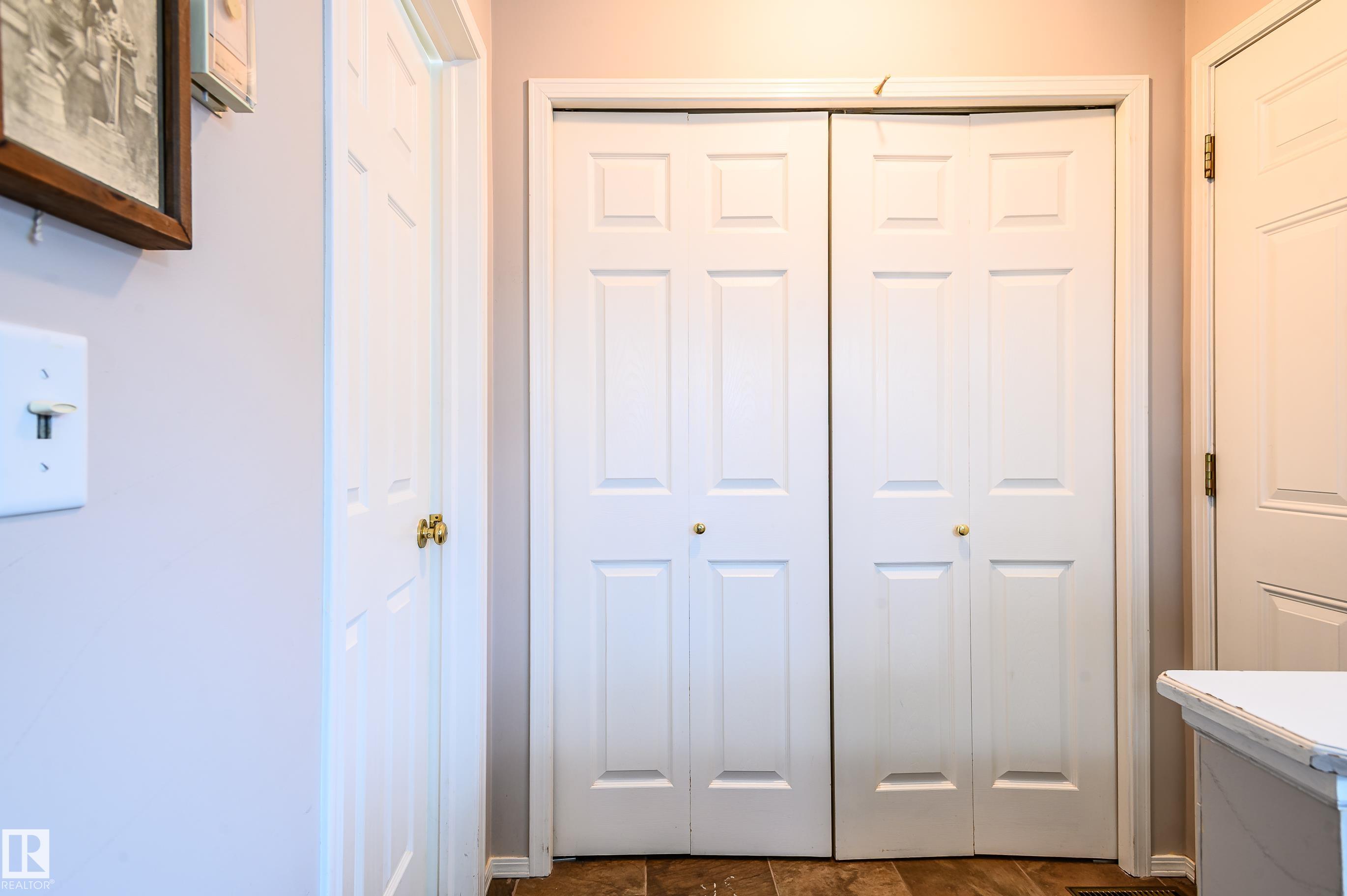 https://zimg.paragon.ice.com/ParagonImages/Property/PM/RAE/225396861/26/0/0/642d6730f1735a81557cfe8cc07e40d4/1/309931d0929c050162dbba07730c30c5/225396861-dac73627-f5e4-4926-9258-53ff761fc2ad.JPG