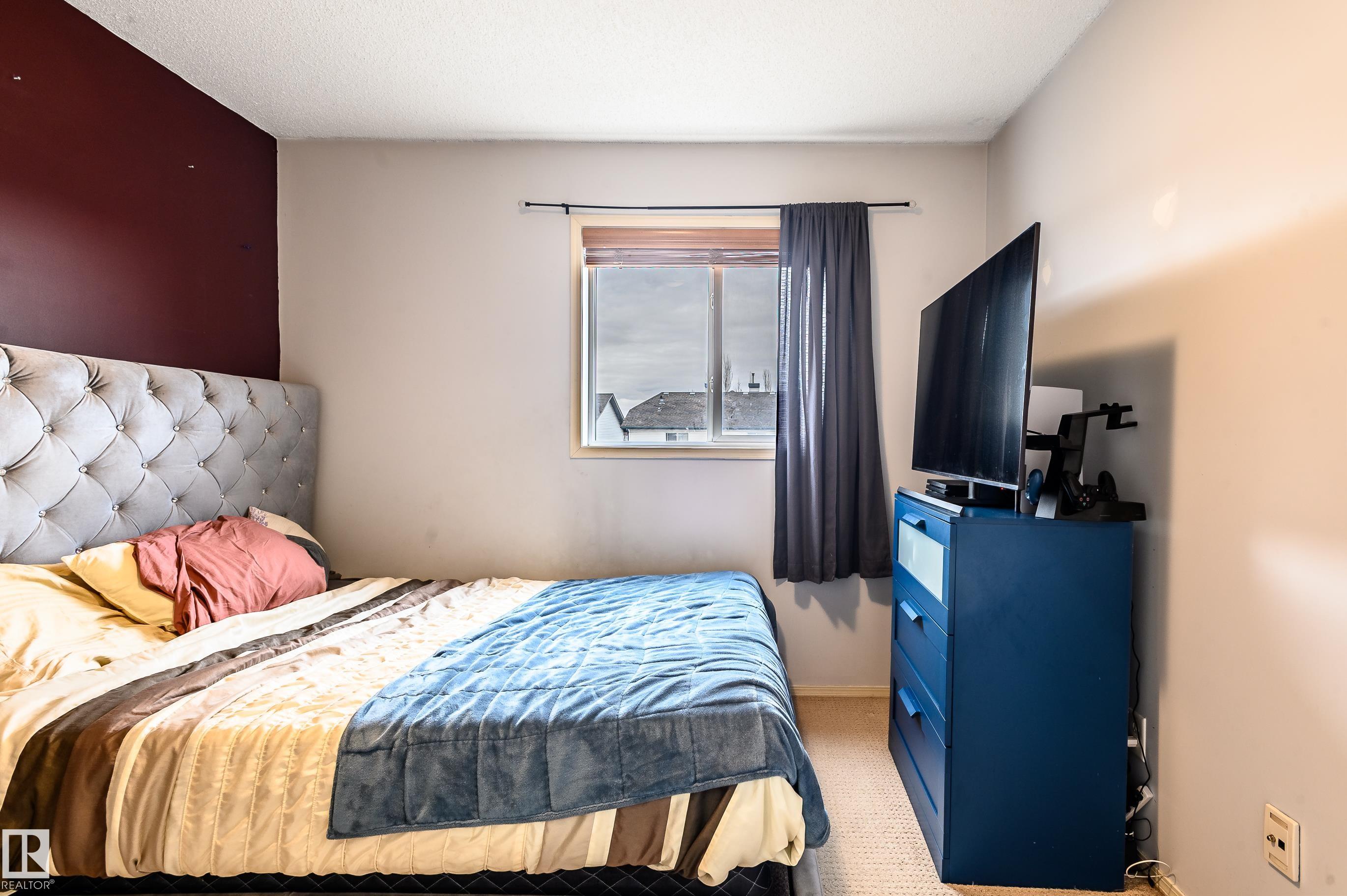 https://zimg.paragon.ice.com/ParagonImages/Property/PM/RAE/225396861/30/0/0/767ffb34b63a3d52fc817fa84b613f6e/1/309931d0929c050162dbba07730c30c5/225396861-1f68fbf9-4880-4996-9cd5-8756b6fe9818.JPG