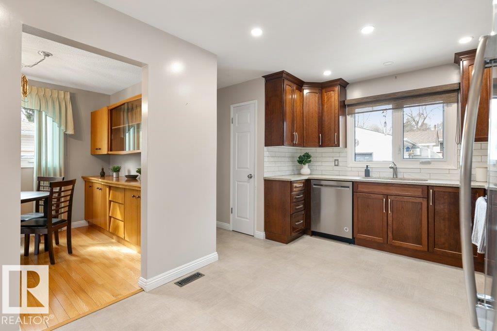 Photo 11 at 33 Fenwick Crescent, Forest Lawn, St. Albert