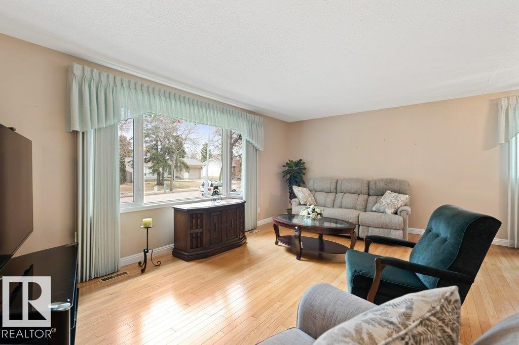 33 Fenwick Crescent, Forest Lawn, St. Albert