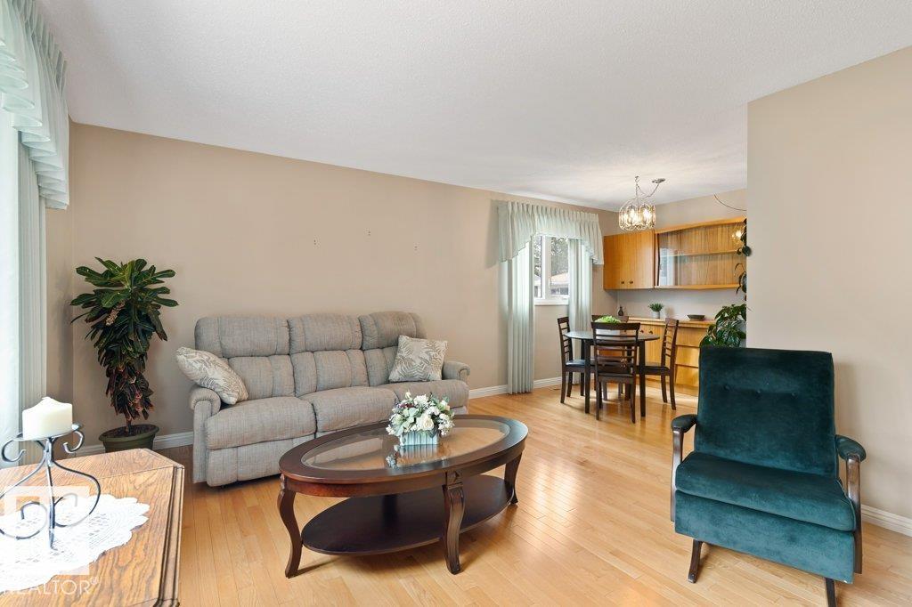 33 Fenwick Crescent, Forest Lawn, St. Albert