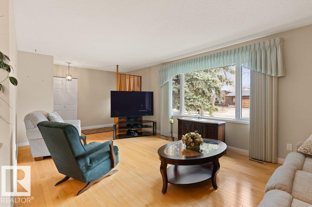 Photo 6 at 33 Fenwick Crescent, Forest Lawn, St. Albert
