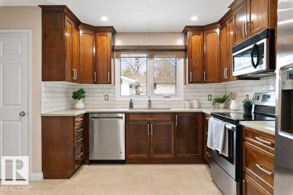 Photo 10 at 33 Fenwick Crescent, Forest Lawn, St. Albert