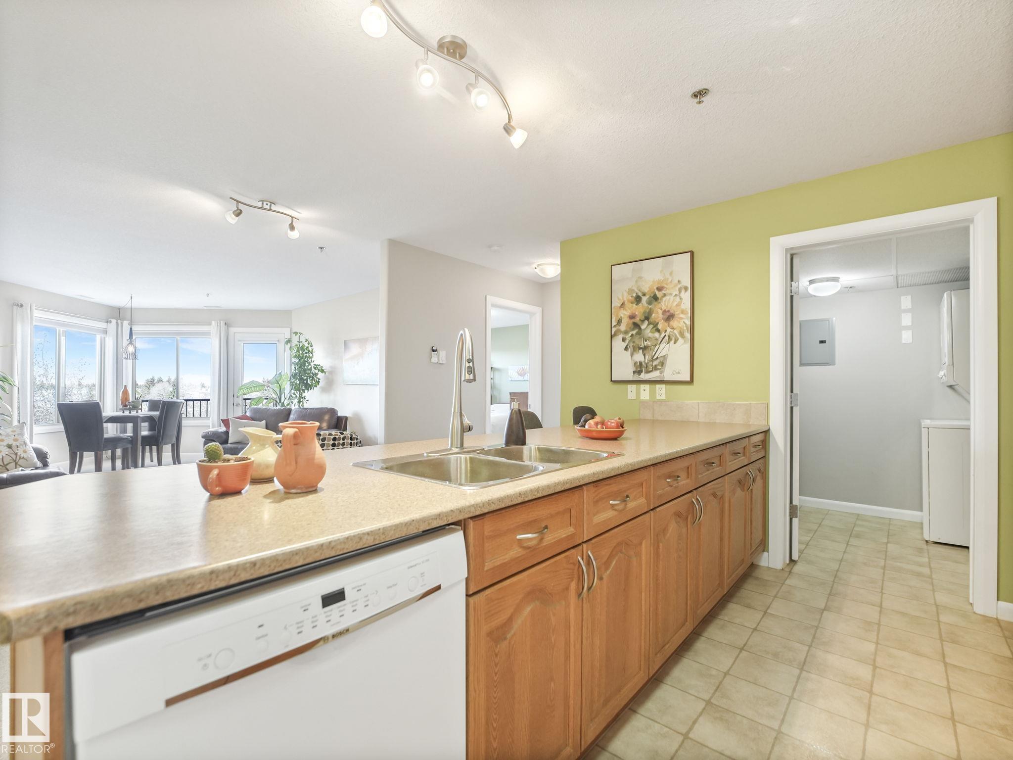 Photo 12 at 415 - 530 Hooke Road NW, Canon Ridge, Edmonton