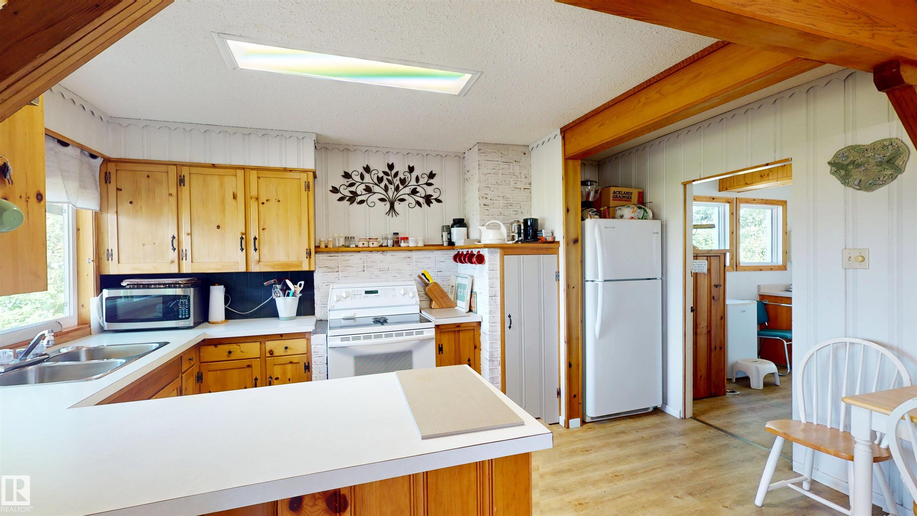 Photo 14 at 12 53026 Rge Road 43, Rizzie Beach, Rural Parkland County