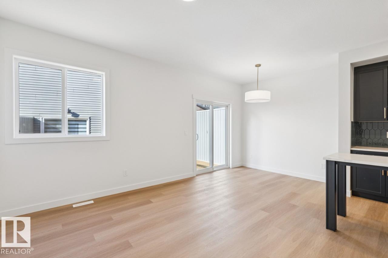 https://zimg.paragon.ice.com/ParagonImages/Property/PM/RAE/225396893/10/0/0/709f7cdd85ad9b9f68597df031f05a53/1/70da3027e08d8e8c0737310fec5de311/225396893-258ee2a2-ca13-462d-9a6b-eb92722d450d.JPG