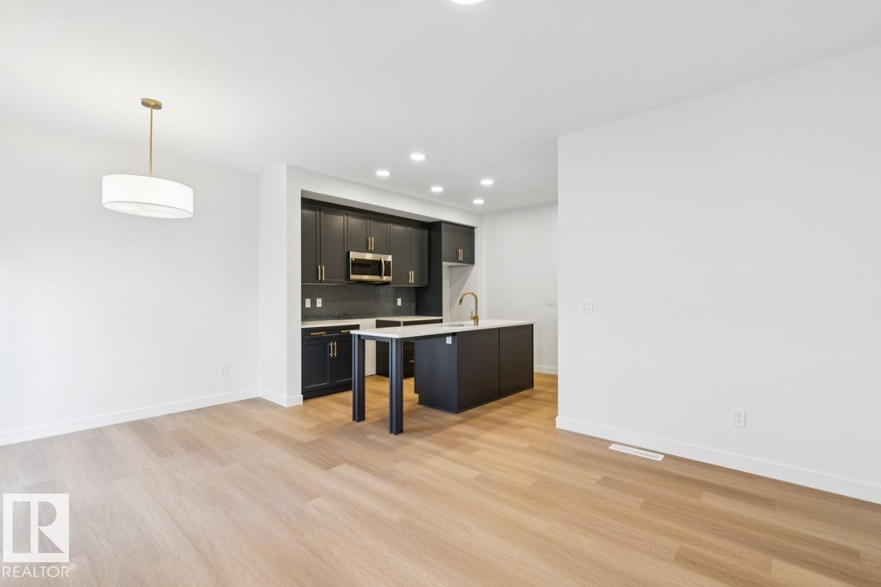 https://zimg.paragon.ice.com/ParagonImages/Property/PM/RAE/225396893/9/0/0/16a8968b3f92fbb3727a79aa251ce122/1/70da3027e08d8e8c0737310fec5de311/225396893-d1137417-f287-4df3-b340-b69f7b7c4548.JPG