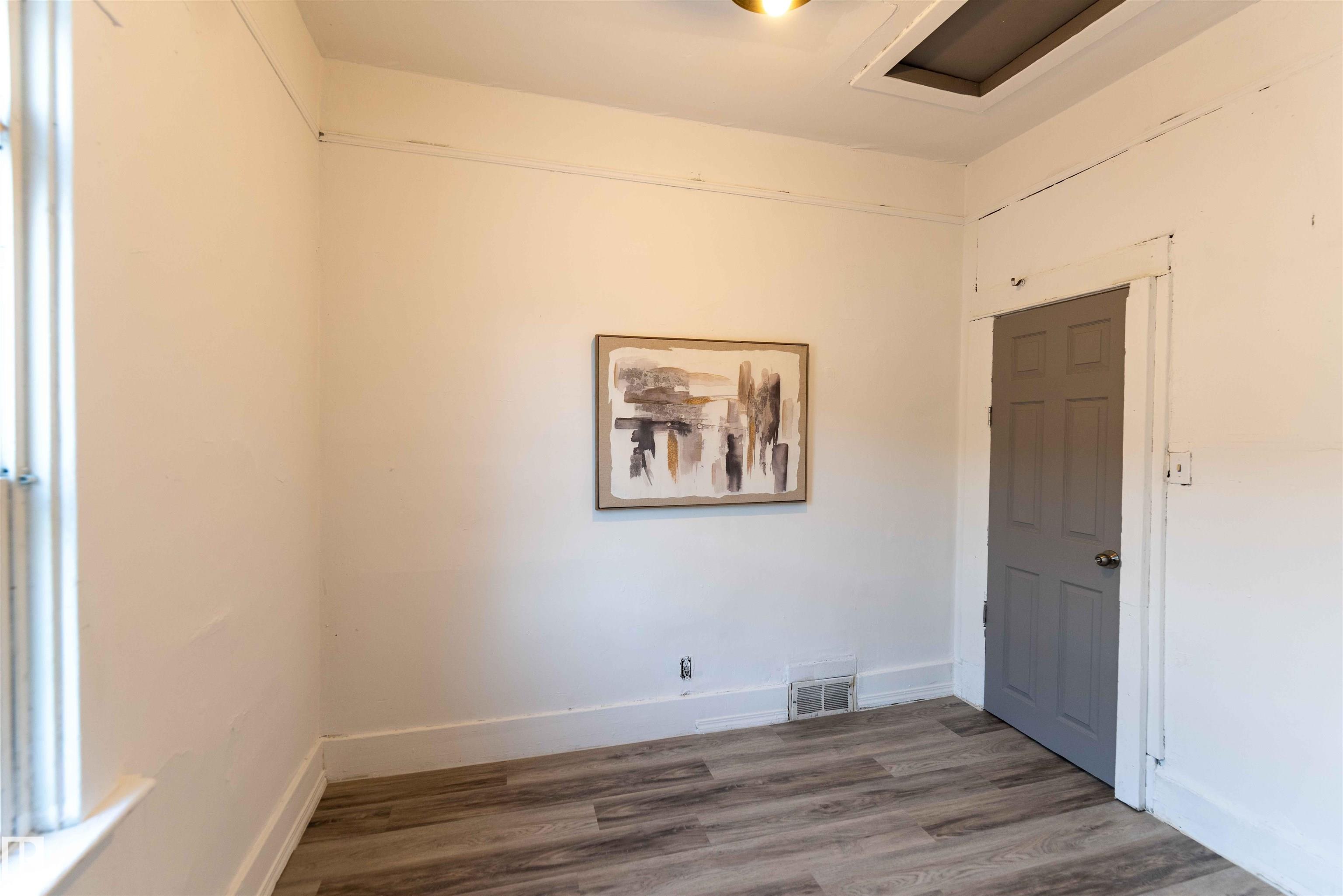 Photo 17 at 11734 87 Street NW, Parkdale, Edmonton