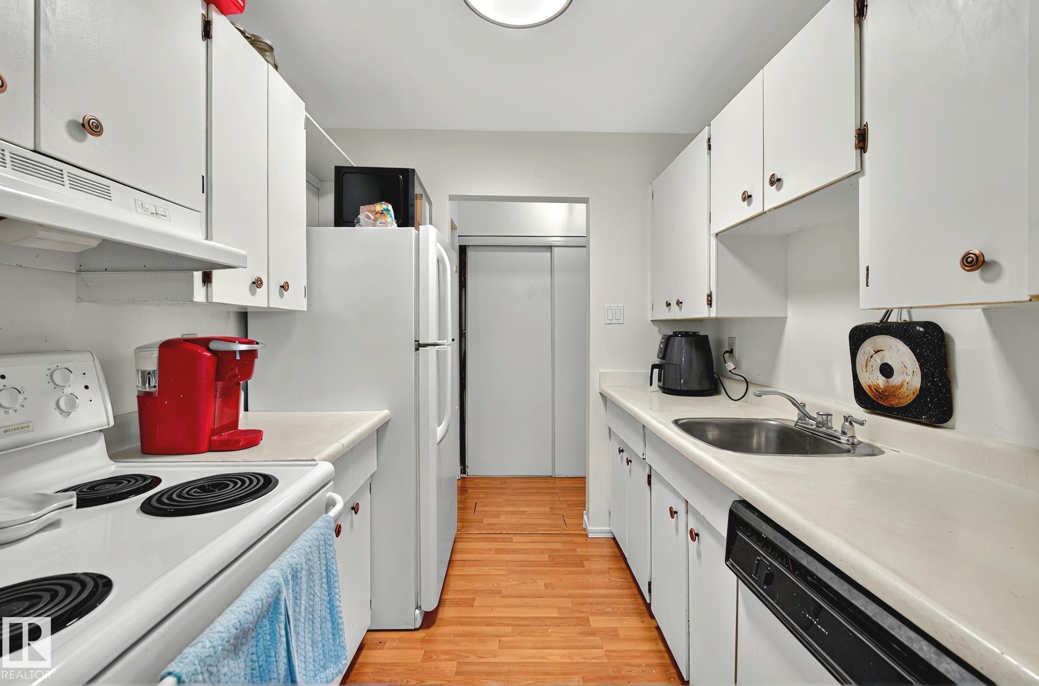 Photo 9 at 106 - 5125 Riverbend Road NW, Brander Gardens, Edmonton