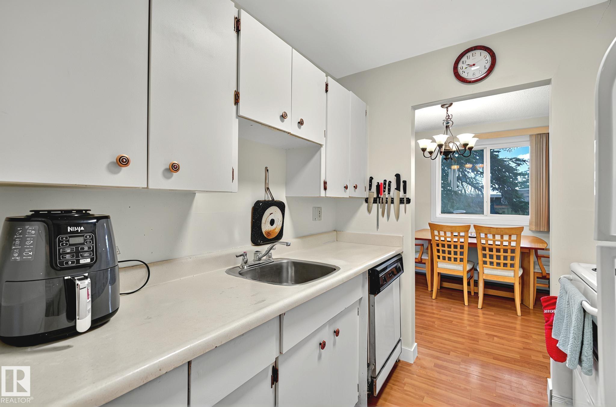 Photo 10 at 106 - 5125 Riverbend Road NW, Brander Gardens, Edmonton