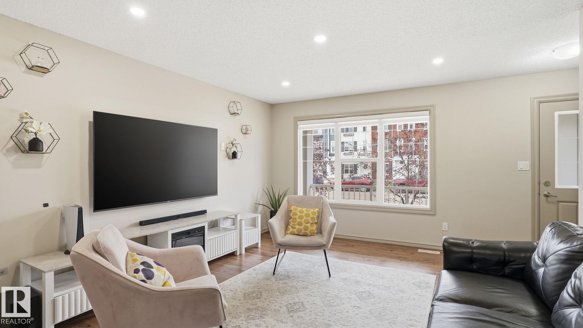 Photo 6 at 8210 180 Avenue NW, Klarvatten, Edmonton