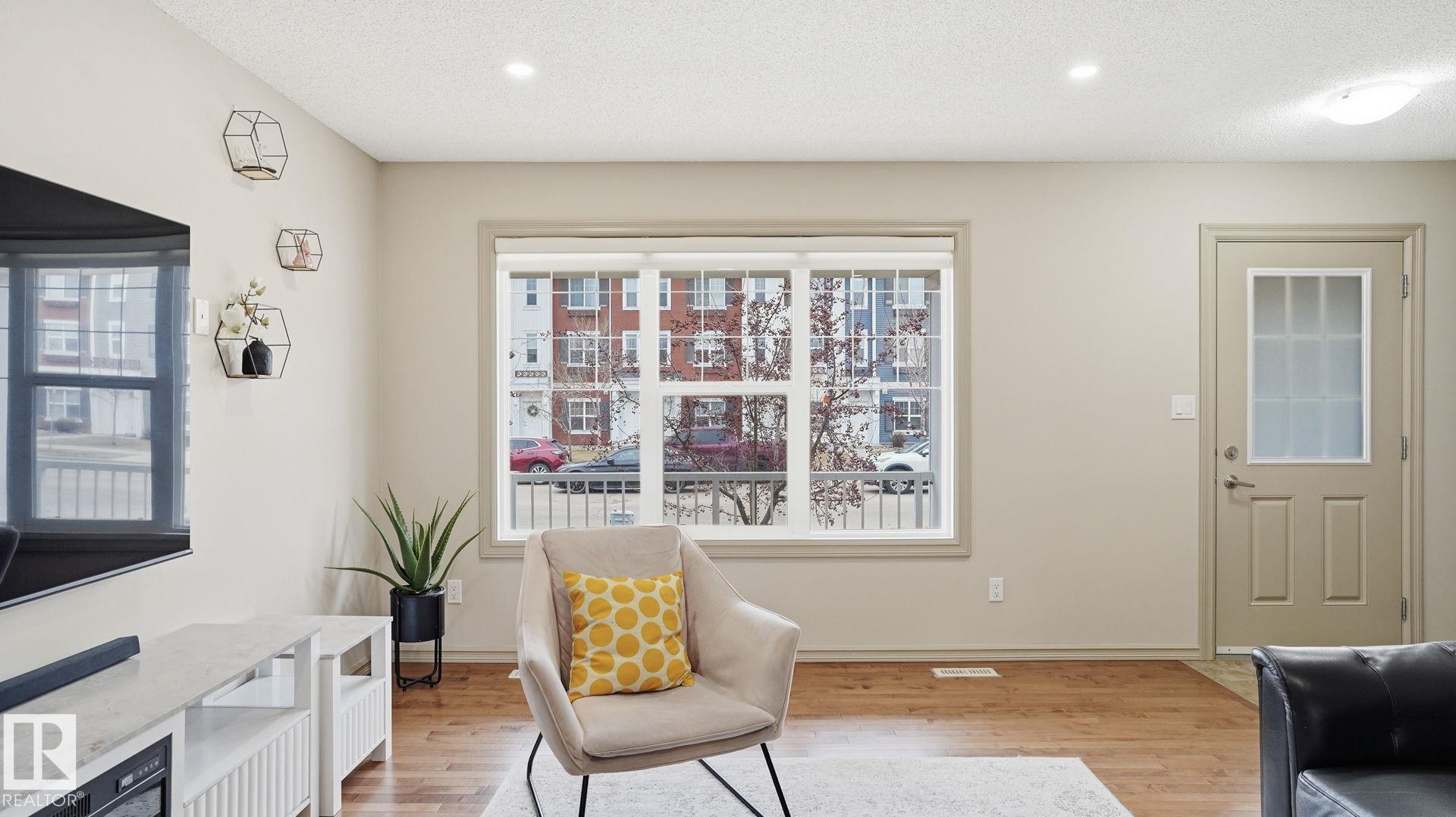 Photo 8 at 8210 180 Avenue NW, Klarvatten, Edmonton