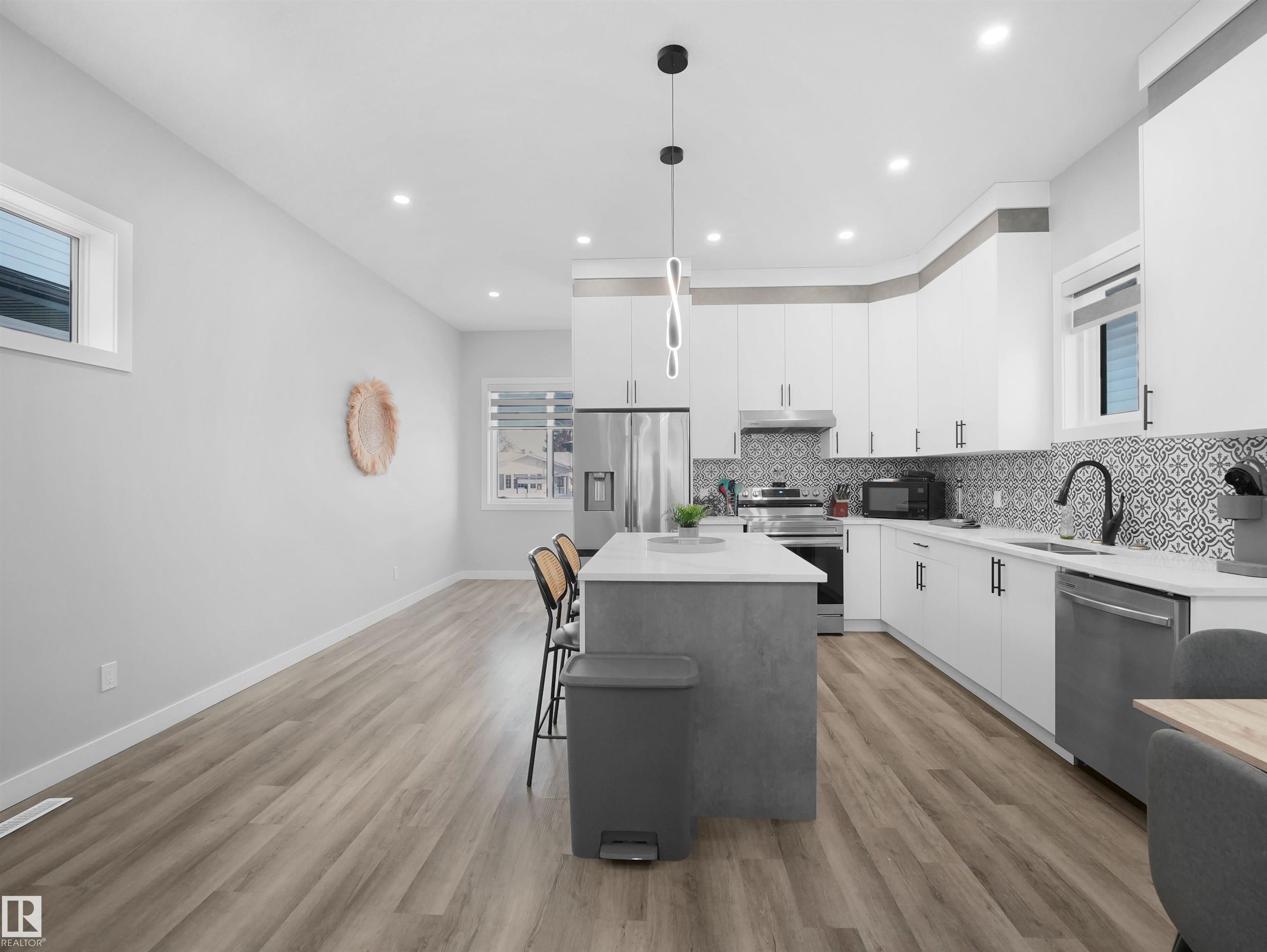 Photo 12 at 10913 159 Street NW, Mayfield, Edmonton