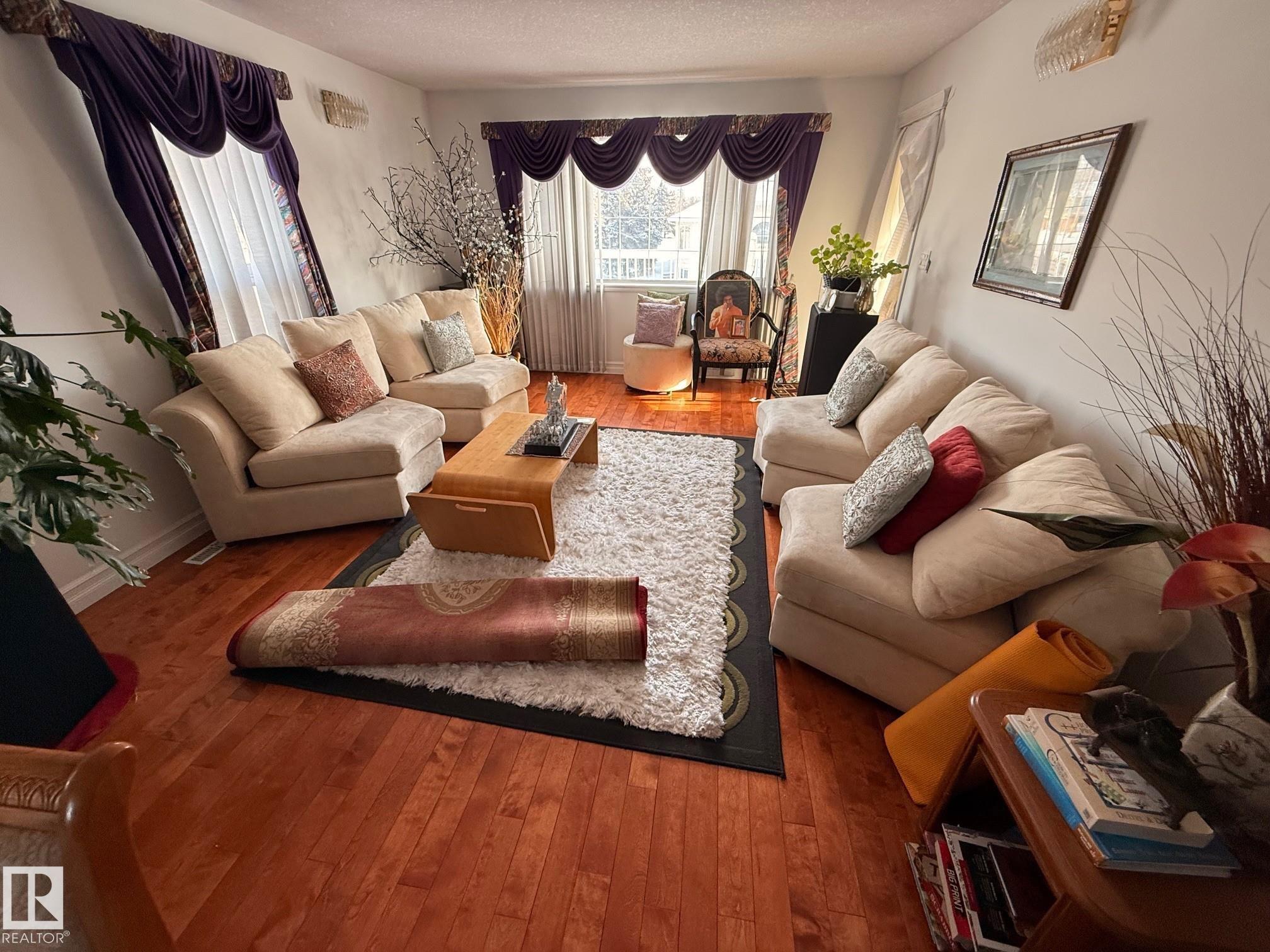 Photo 6 at 10644 155 Street NW, Canora, Edmonton