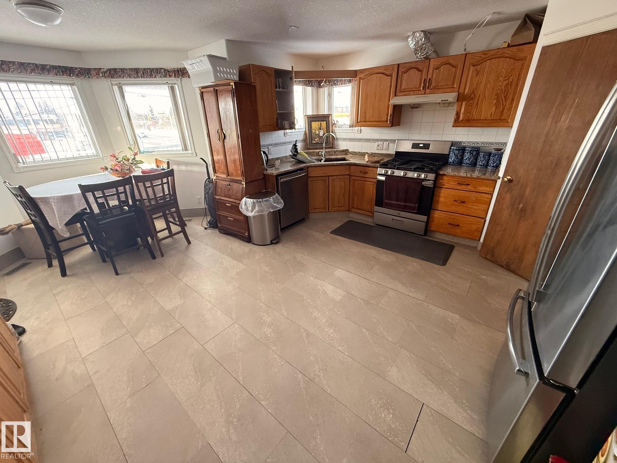 Photo 8 at 10644 155 Street NW, Canora, Edmonton